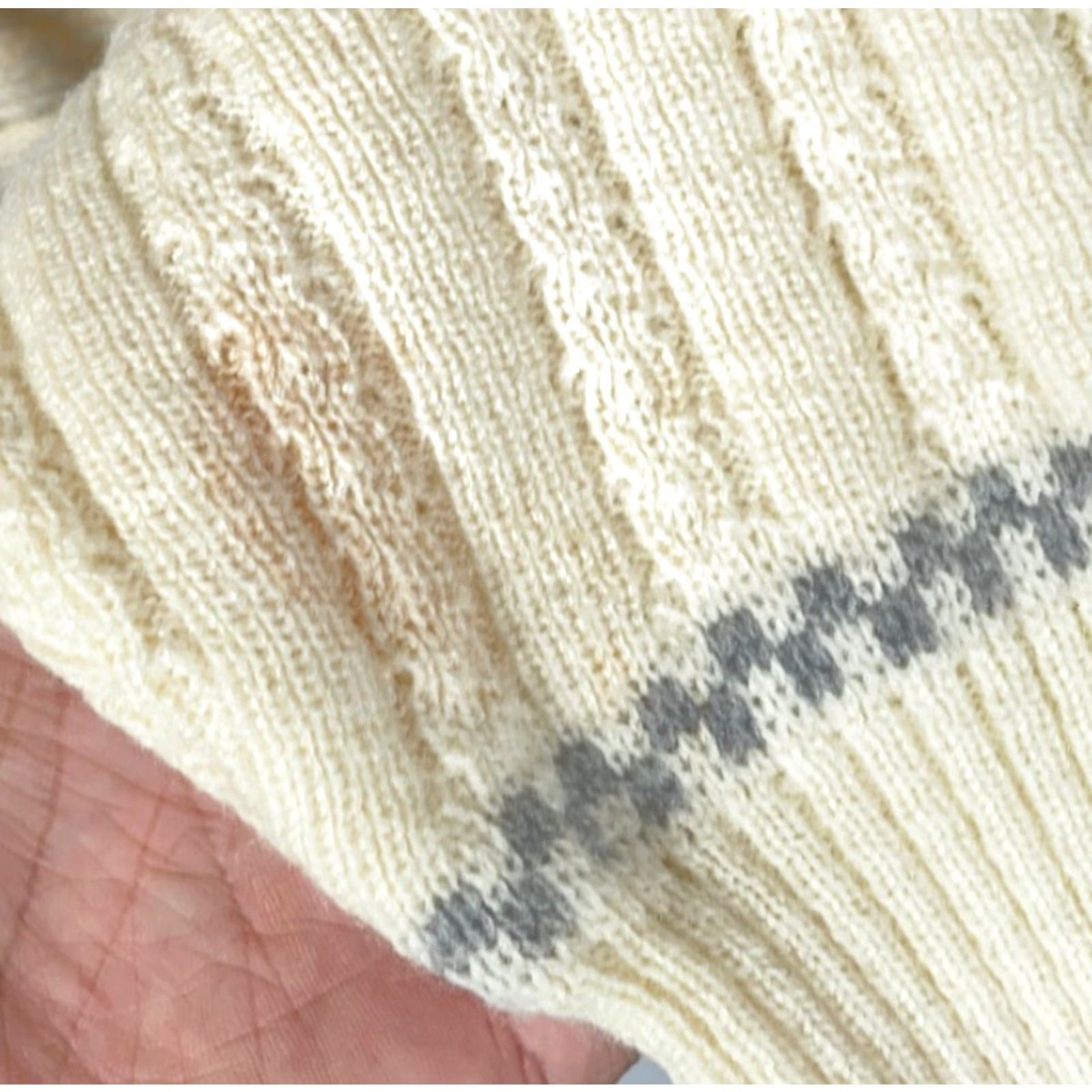 Vintage VINTAGE Rob Winter Sweater Shirt XL Ivory Geometric Knit Crew Neck Men Snowflake Pattern 90s Ski Acrylic Size US XL / EU 56 / 4 - 4 Thumbnail