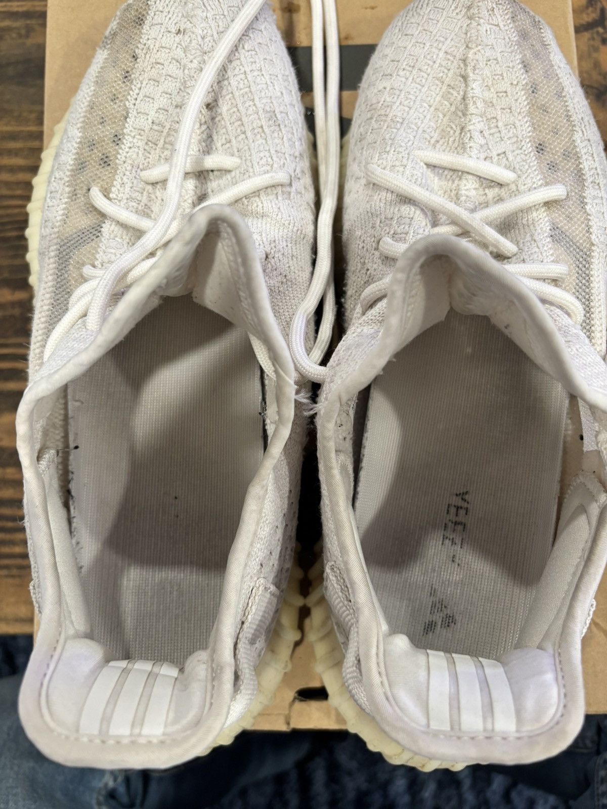 Kanye West × Yeezy Yeezy 350 Boost “Bone” Size US 9.5 / EU 42-43 - 4 Thumbnail