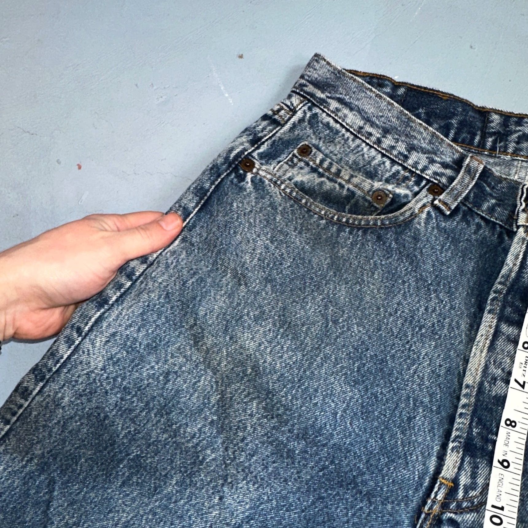 Levi's VINTAGE Levi's 501 90s USA Straight Leg Jeans Blue Med Wash 31x34 29x32 Men Jeans Size US 31 - 7 Thumbnail