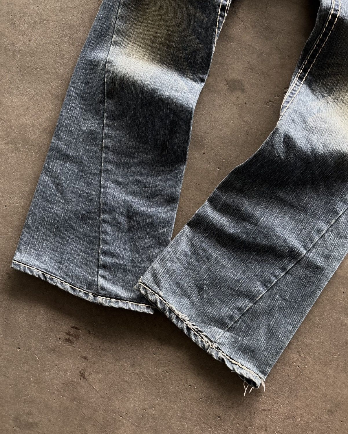 True Religion True Religion Wash Blue Flared Denim Pants Size US 30 / EU 46 - 2 Thumbnail