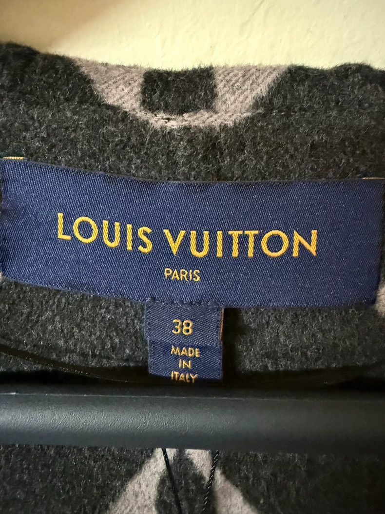 Louis Vuitton Louis VuittonBlack presbyopic bathrobe coat 2502-Nextarrow Size XS / US 0-2 / IT 36-38 - 3 Thumbnail