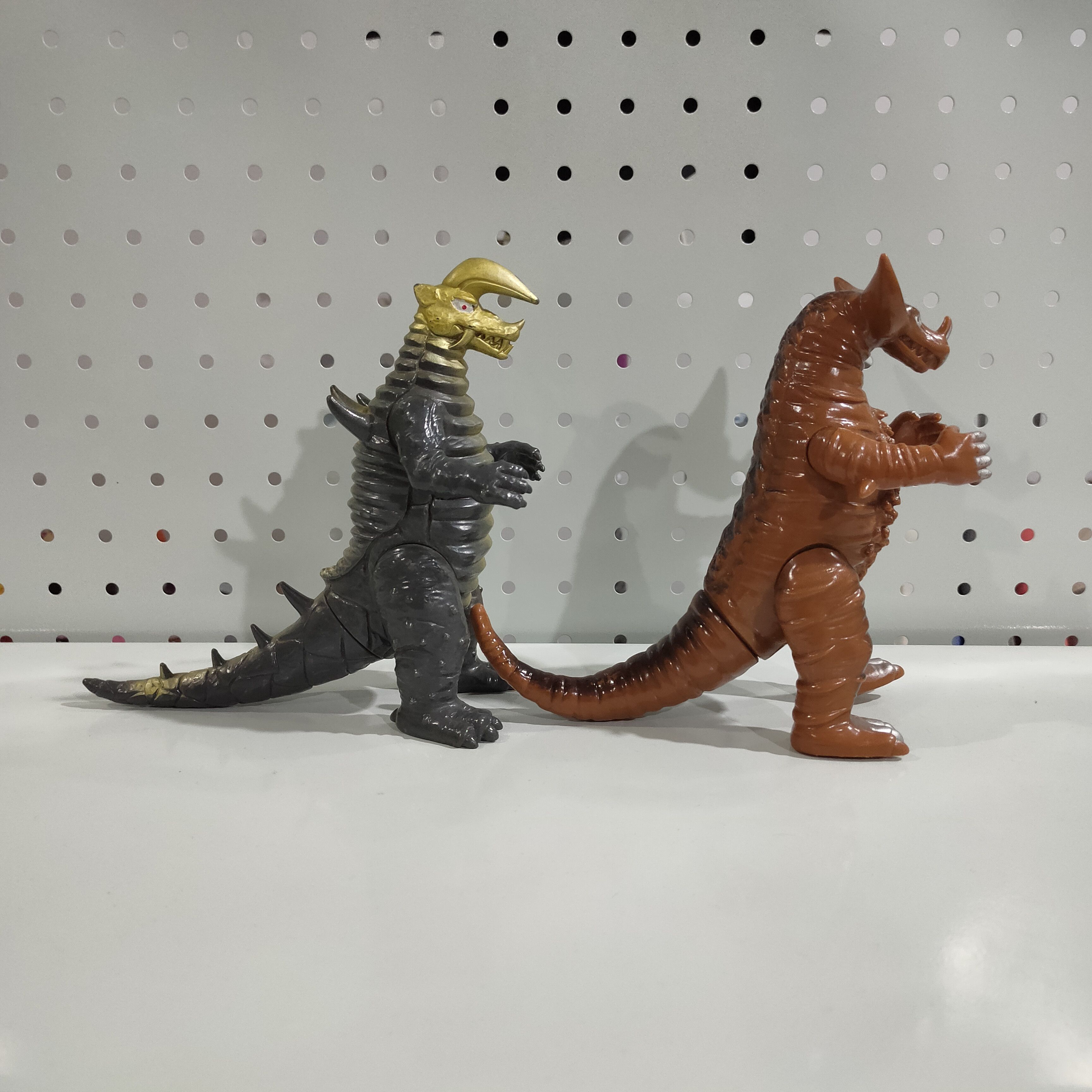 Japanese Brand 🔥Ultraman Series Bandai 1983 Gomora and Black king Size ONE SIZE - 2 Thumbnail