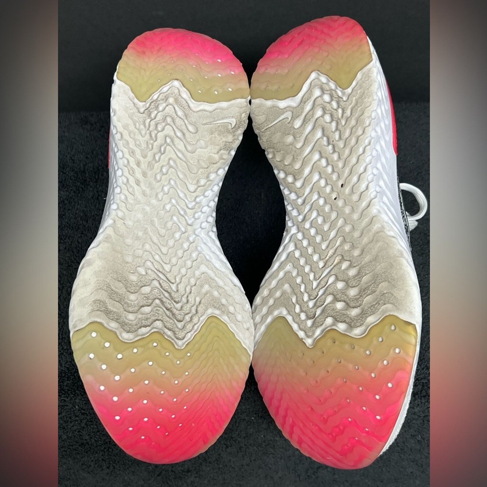 Nike Nike Epic React Flyknit 2 Women's Running Shoes White Oreo Size US 8 / IT 38 - 8 Thumbnail