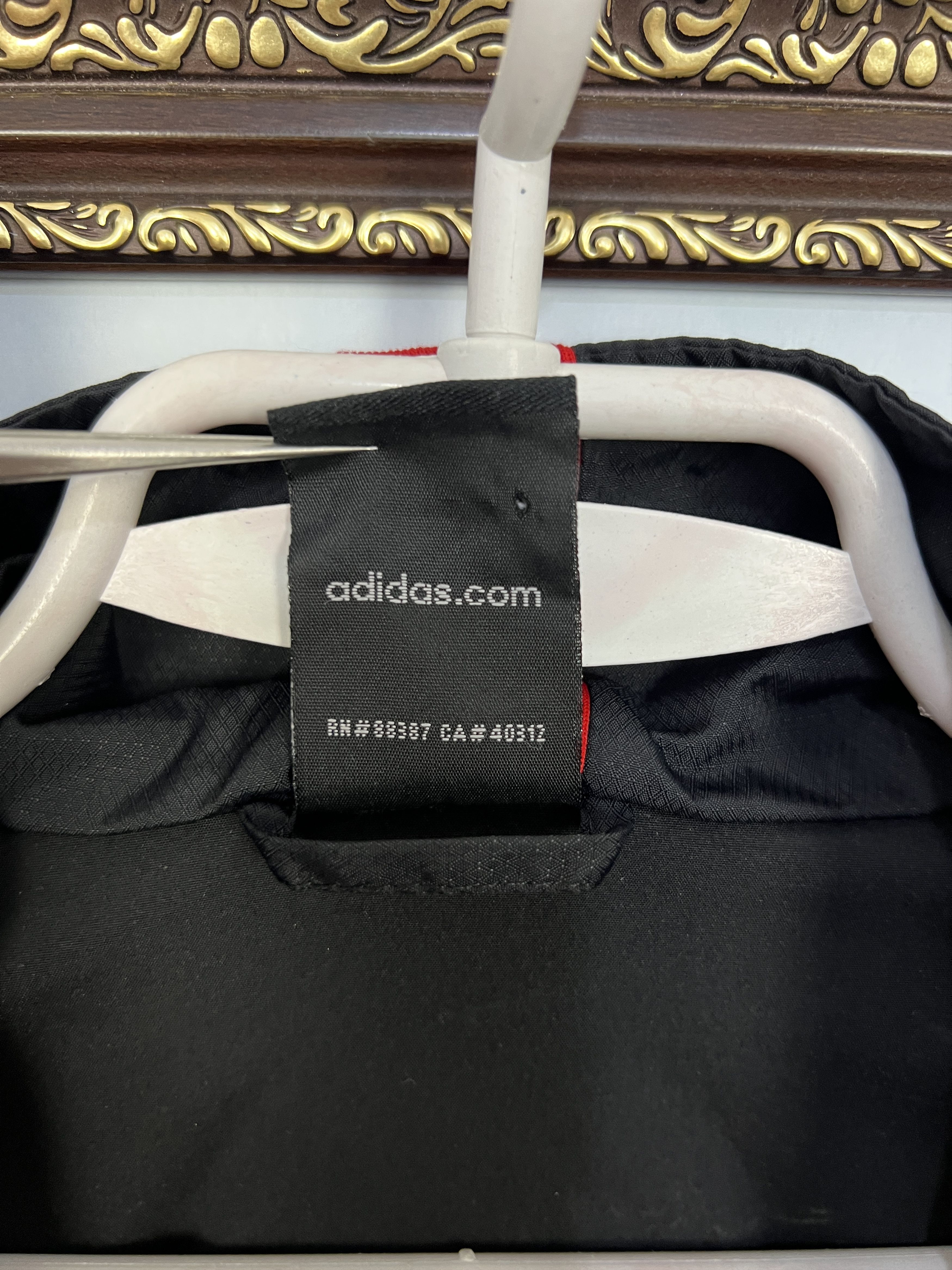 Adidas Vintage Adidas Liverpool Football Train Black Jacket Soccer Size US M / EU 48-50 / 2 - 11 Thumbnail