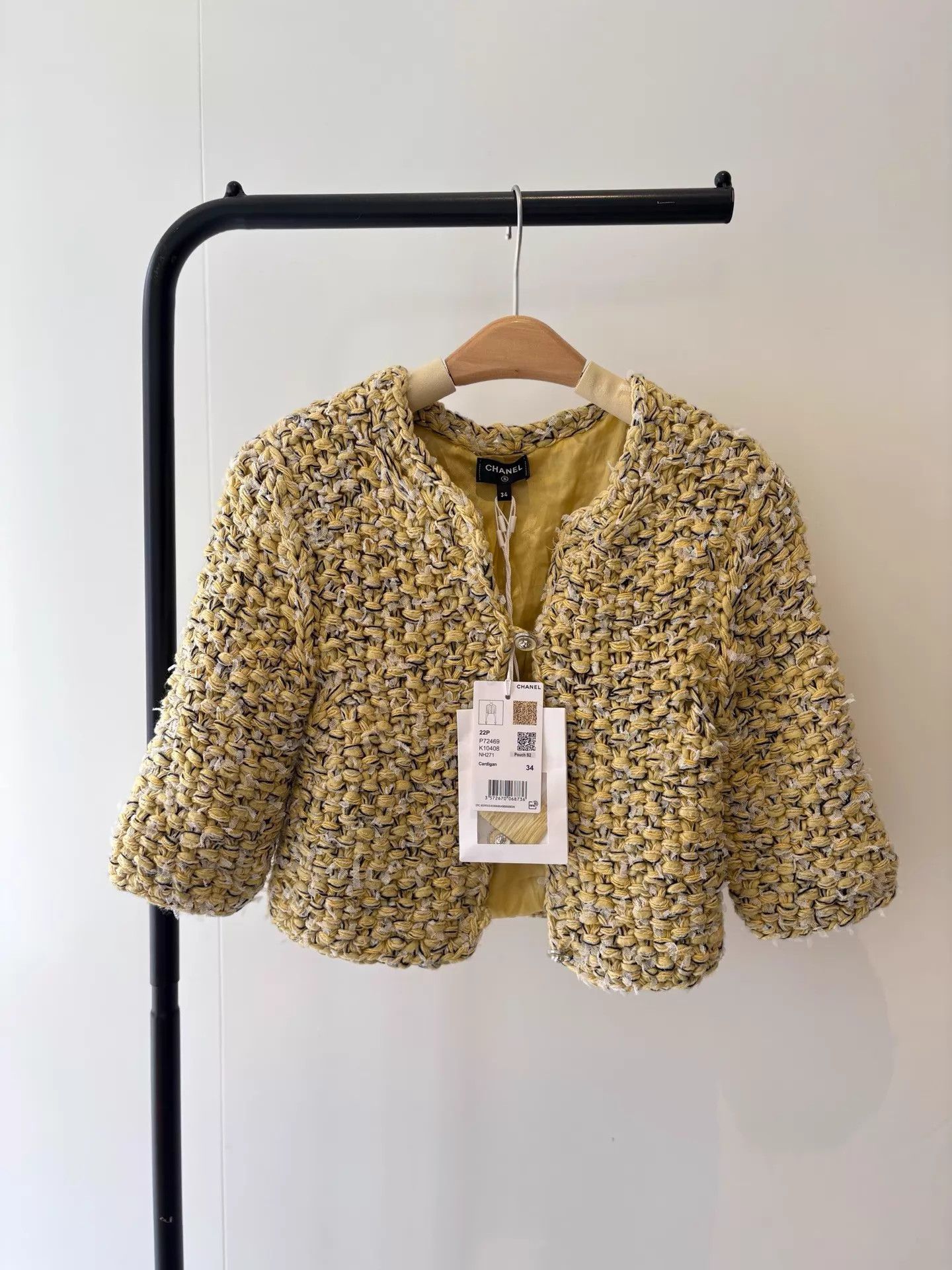 Chanel Chanel 22 SS Chicken Yellow Knit 5-Sleeve Cardi 34 Size XS / US 0-2 / IT 36-38 - 1 Thumbnail