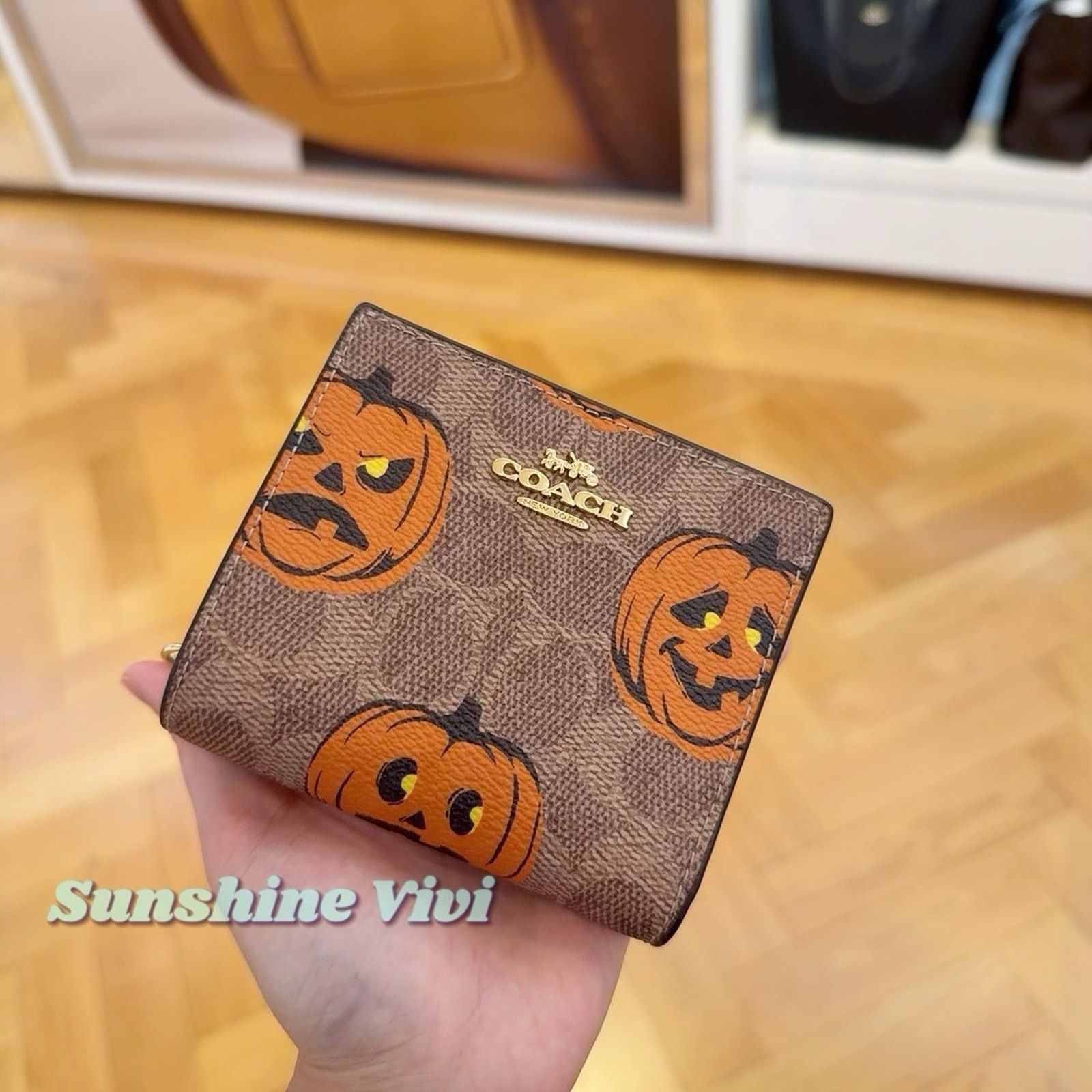 Coach NWT COACH 2025 Snap Wallet Halloween pumpkin CCR19 Size ONE SIZE - 1 Thumbnail