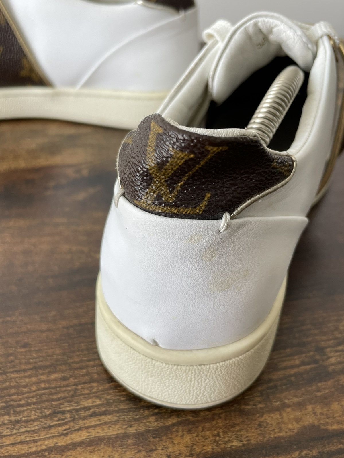 Louis Vuitton Louis Vuitton White Monogram Frontrow Sneakers Size US 8 / IT 38 - 15 Thumbnail