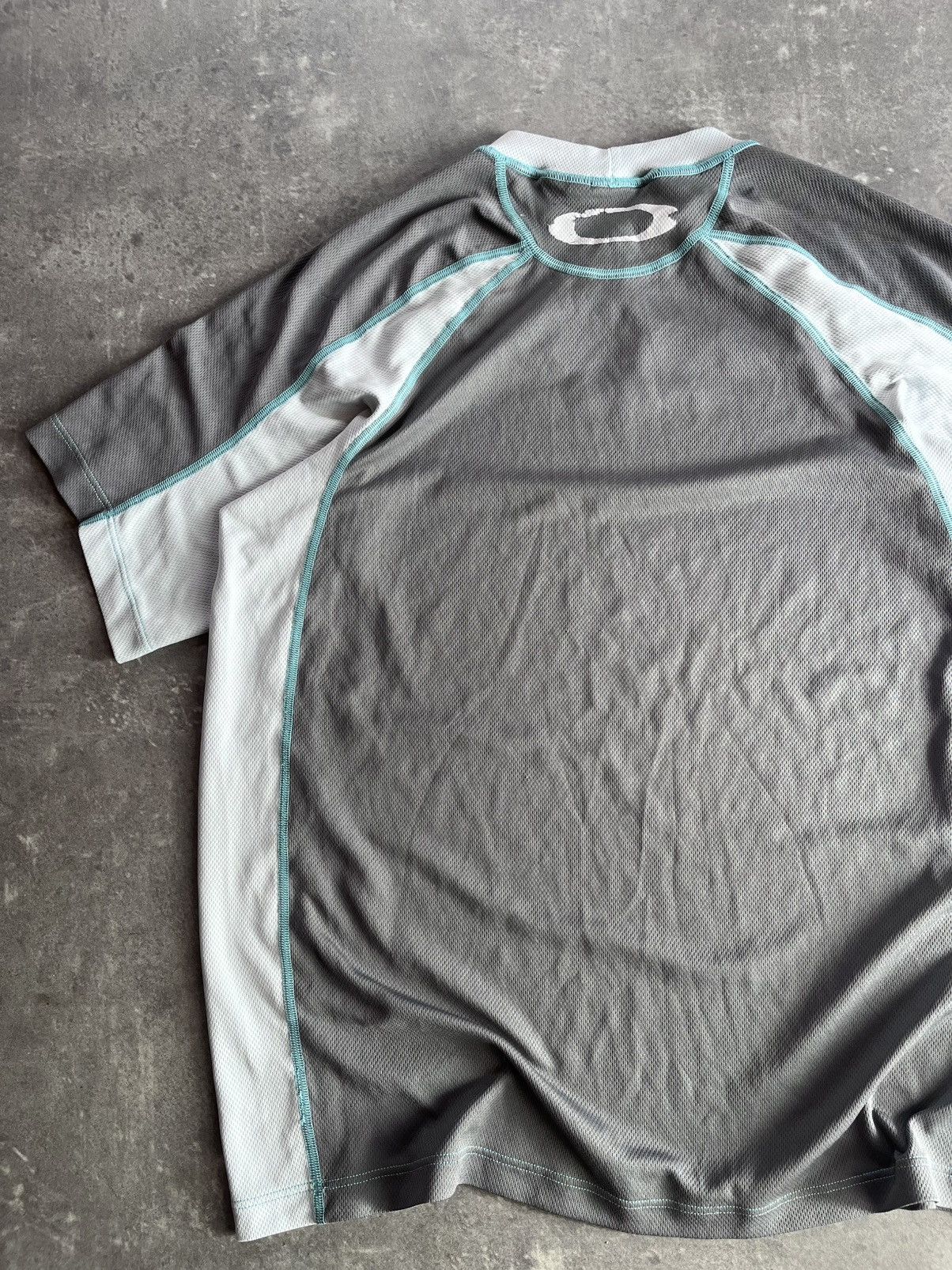 Oakley 00s Oakley Vintage Big Cracked Logo Jersey Tee L Rare Size US L / EU 52-54 / 3 - 12 Thumbnail