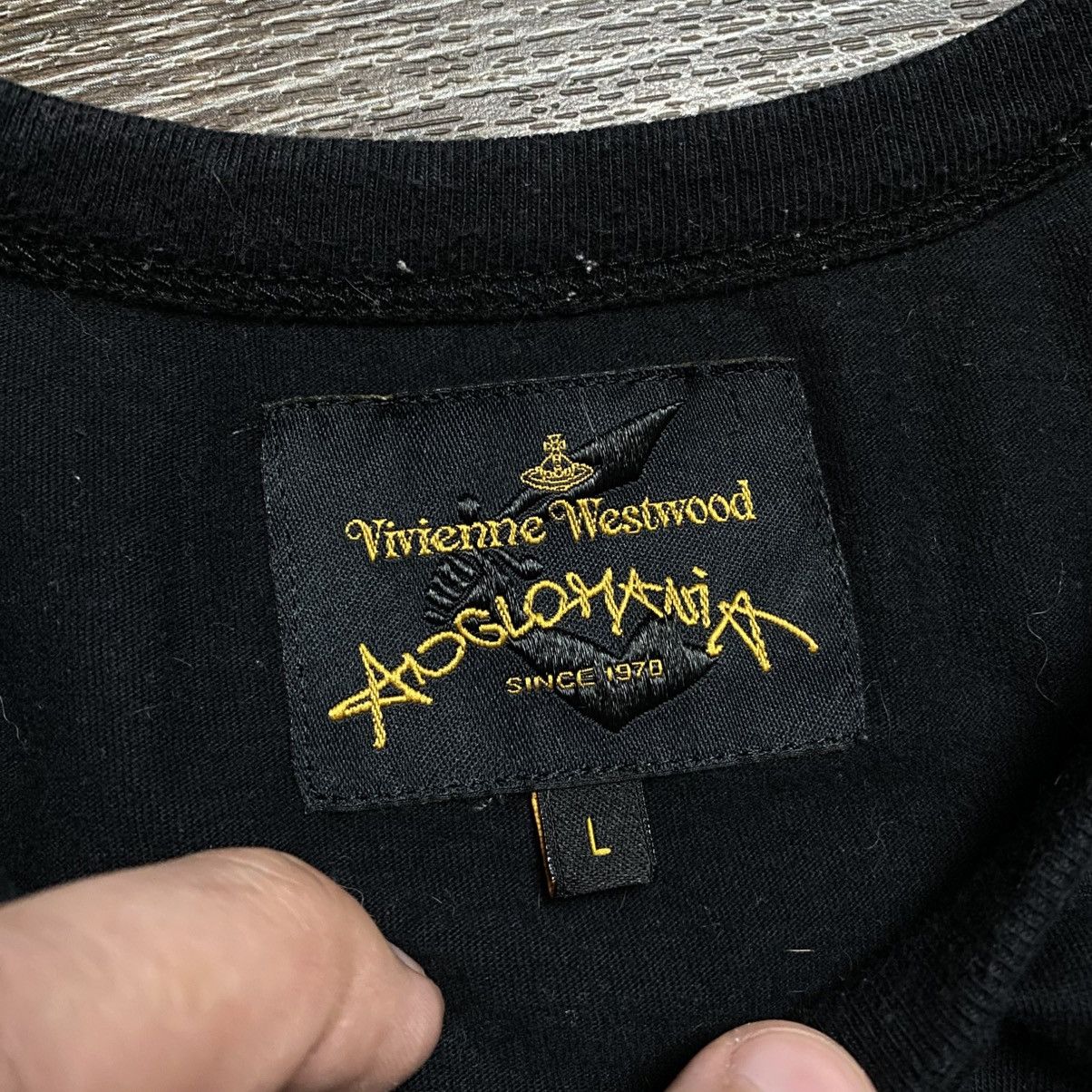 Vivienne Westwood Vivienne Westwood T-shirt Big Logo Size M/L Tee Size US L / EU 52-54 / 3 - 4 Thumbnail