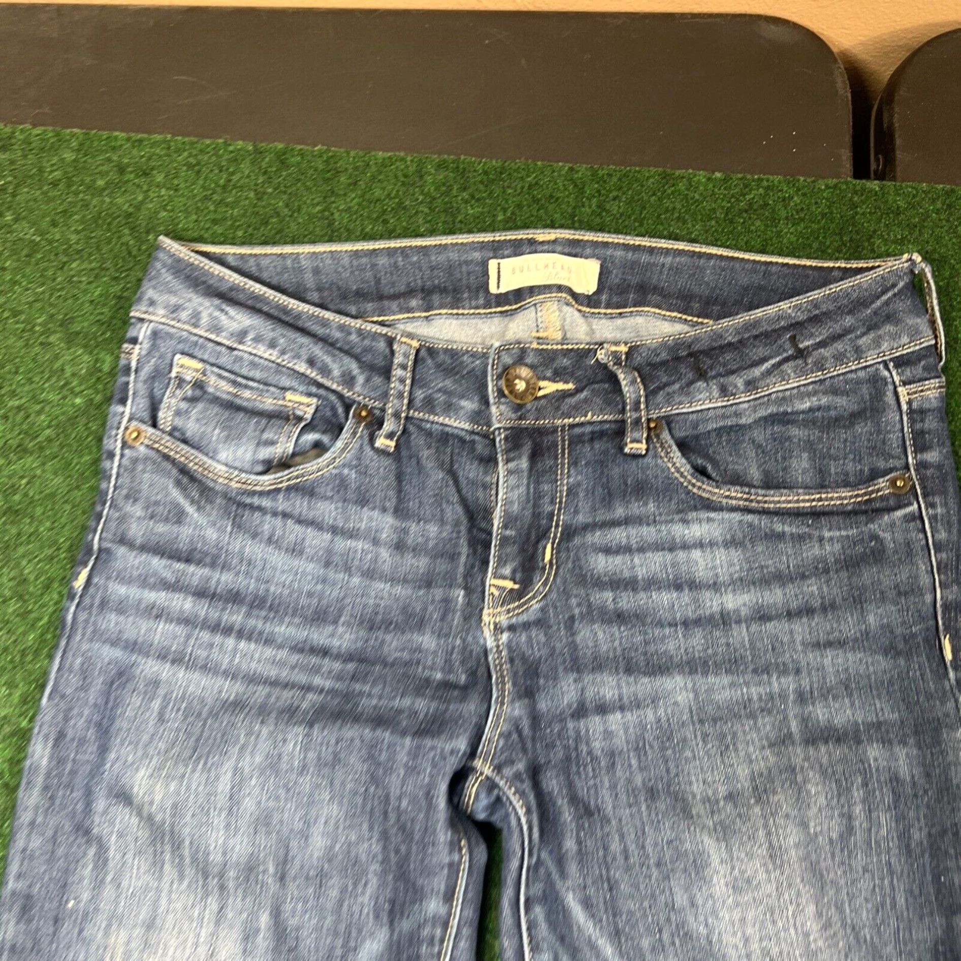 Vintage Bullhead Black Skinniest Women Blue Jeans Low Rise Med Dirty Wash spackle Size 5 Size 27" / US 4 / IT 40 - 2 Thumbnail