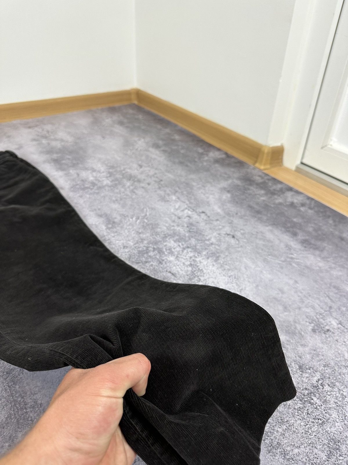 Burberry Vintage Burberry Black Corduroy Luxury Velvet Designer Pants Size US 34 / EU 50 - 14 Thumbnail