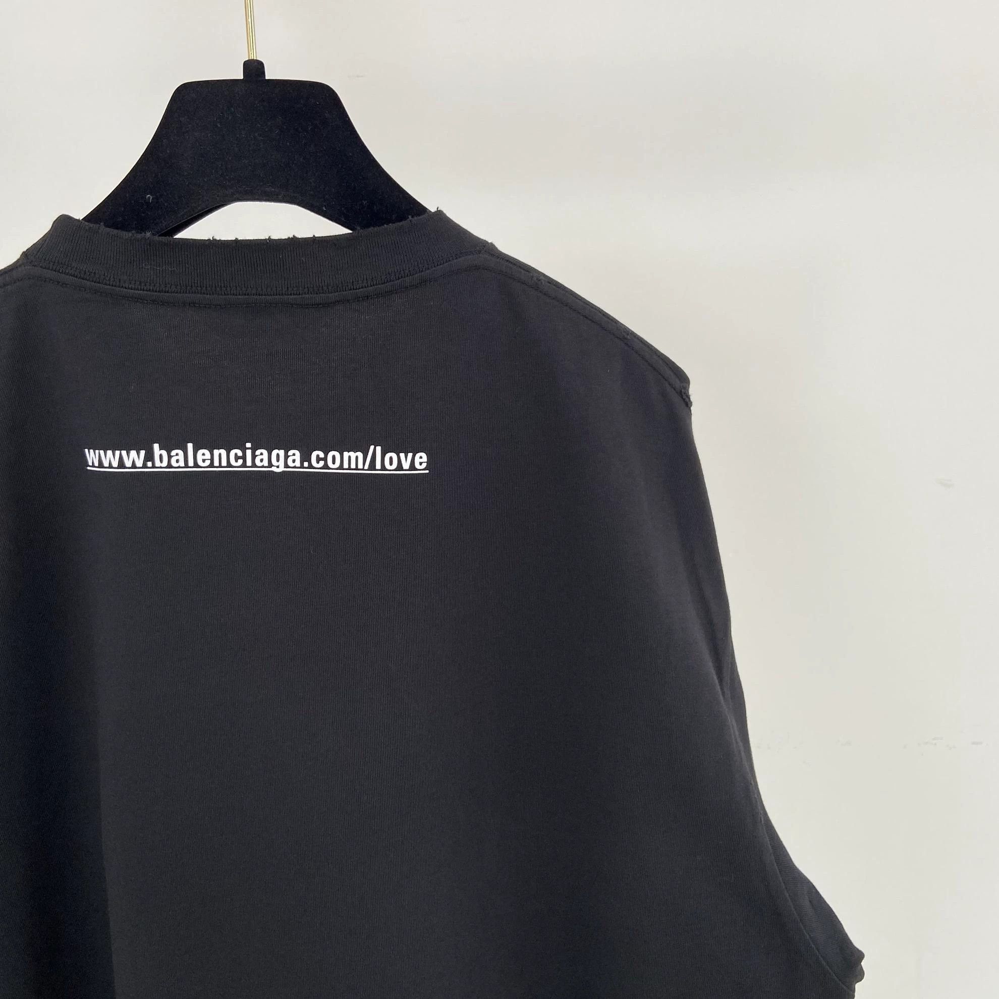 Balenciaga Balenciaga Black Heart Logo Print Short Sleeve M Tee Size US M / EU 48-50 / 2 - 6 Thumbnail