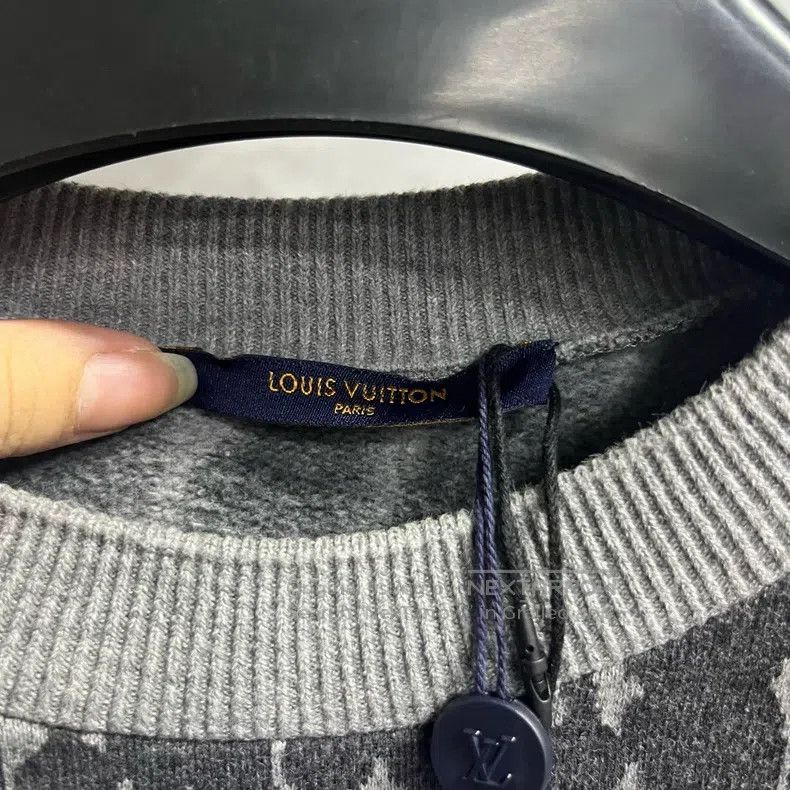 Louis Vuitton Louis Vuitton Grey Logo Full Print sweatshirt Size US M / EU 48-50 / 2 - 2 Thumbnail