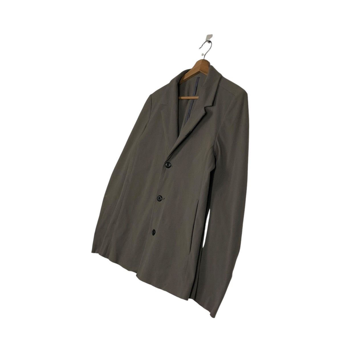 Kazuyuki Kumagai Attachment 🔥CASUAL COATS JACKETS BUTTON KAZUYUKI KUMAGAI ATTACHMENT Size US S / EU 44-46 / 1 - 2 Thumbnail