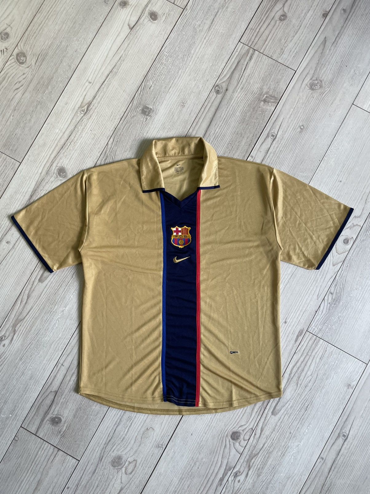 Nike × Vintage Nike Barcelona 2001/2002 Soccer Jersey Away Football Shirt Size US XL / EU 56 / 4 - 4 Thumbnail