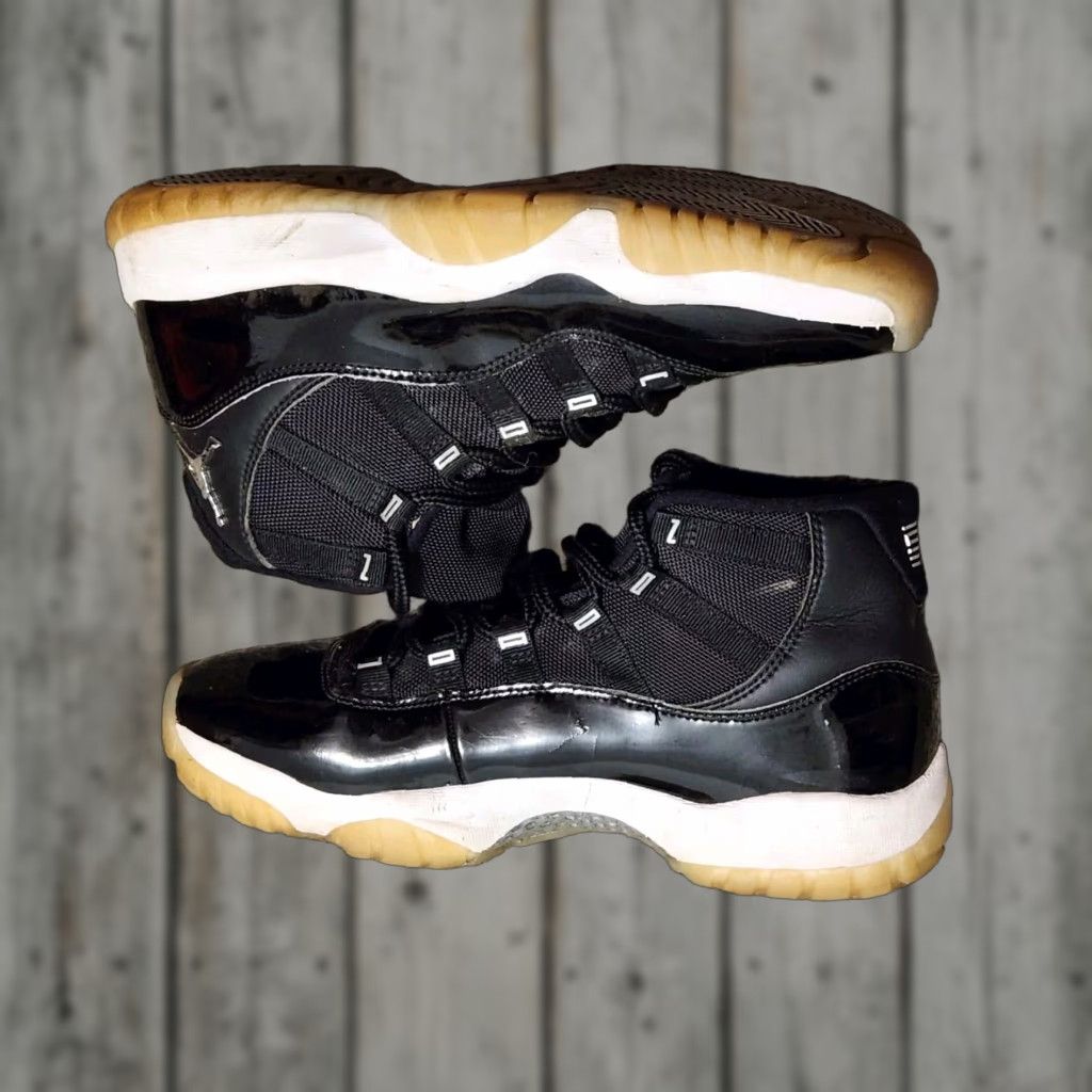 Jordan Brand Jordan Air Jordan 11 Retro High Jubilee 25th Anniversary Mens US9 Black White Metallic Silver Sneaker High Top Size US 9 / EU 42 - 1 Thumbnail