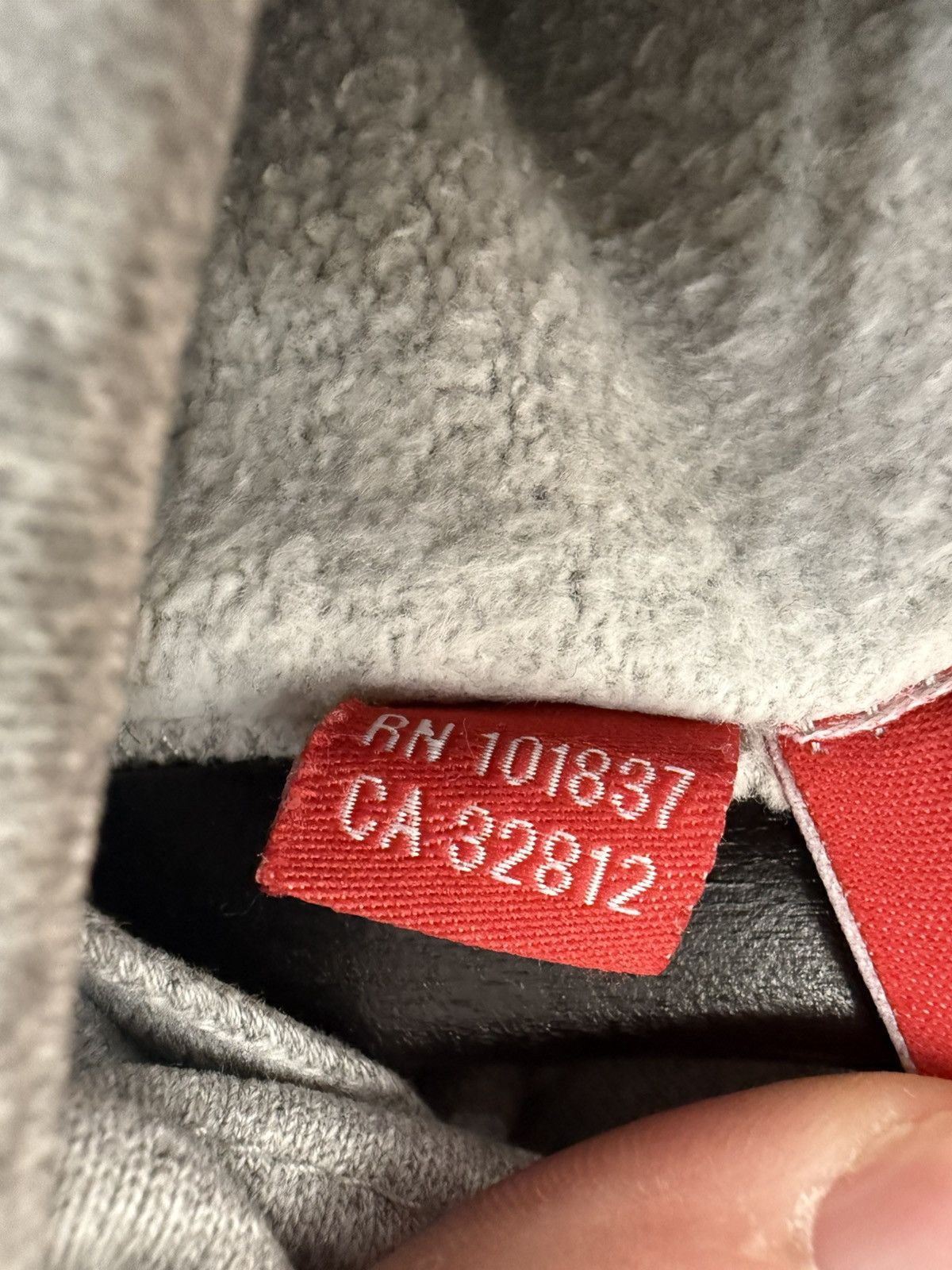 Supreme Supreme Grey Glitter Logo Size US M / EU 48-50 / 2 - 9 Thumbnail