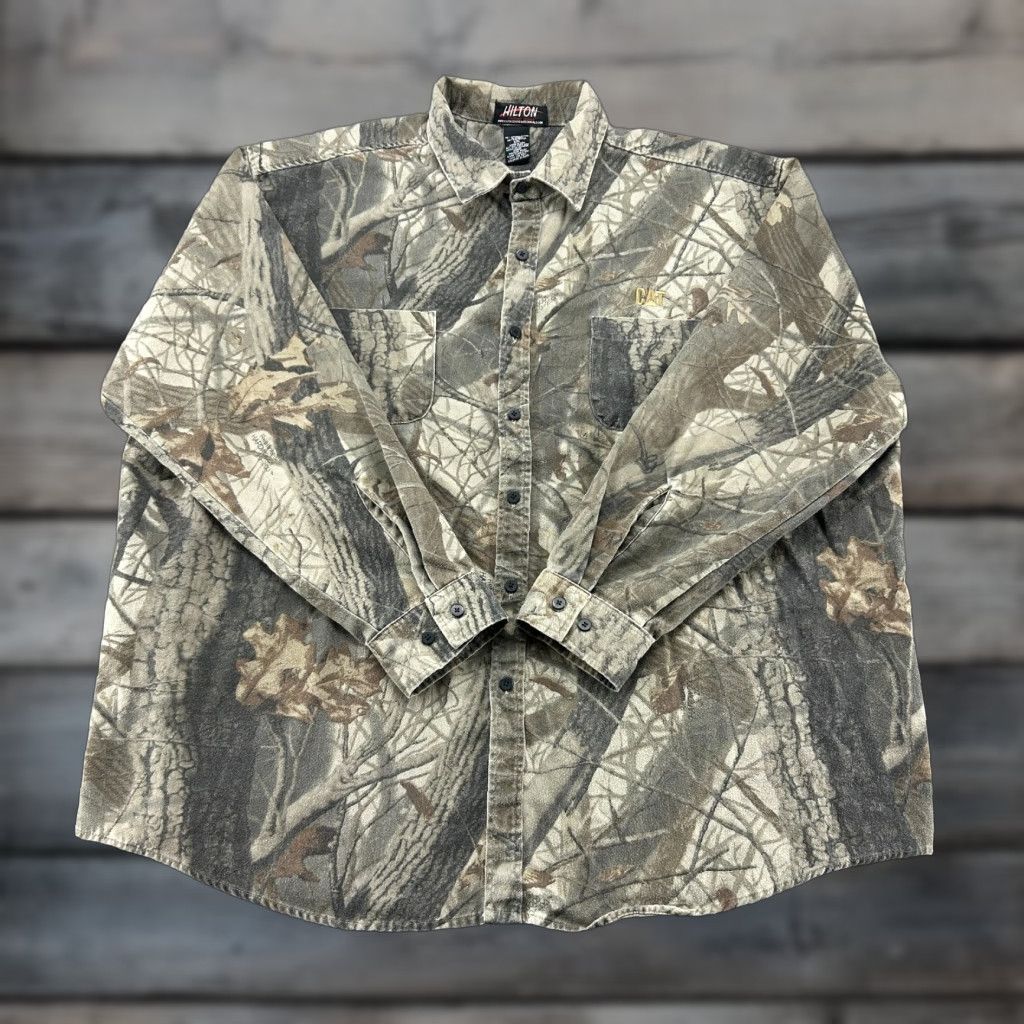 Vintage VINTAGE Hilton Shirt Men 2XL Camouflage Button-Up Long Sleeve Realtree CAT Embroidered Pocket 90s Mens Size US XXL / EU 58 / 5 - 1 Thumbnail
