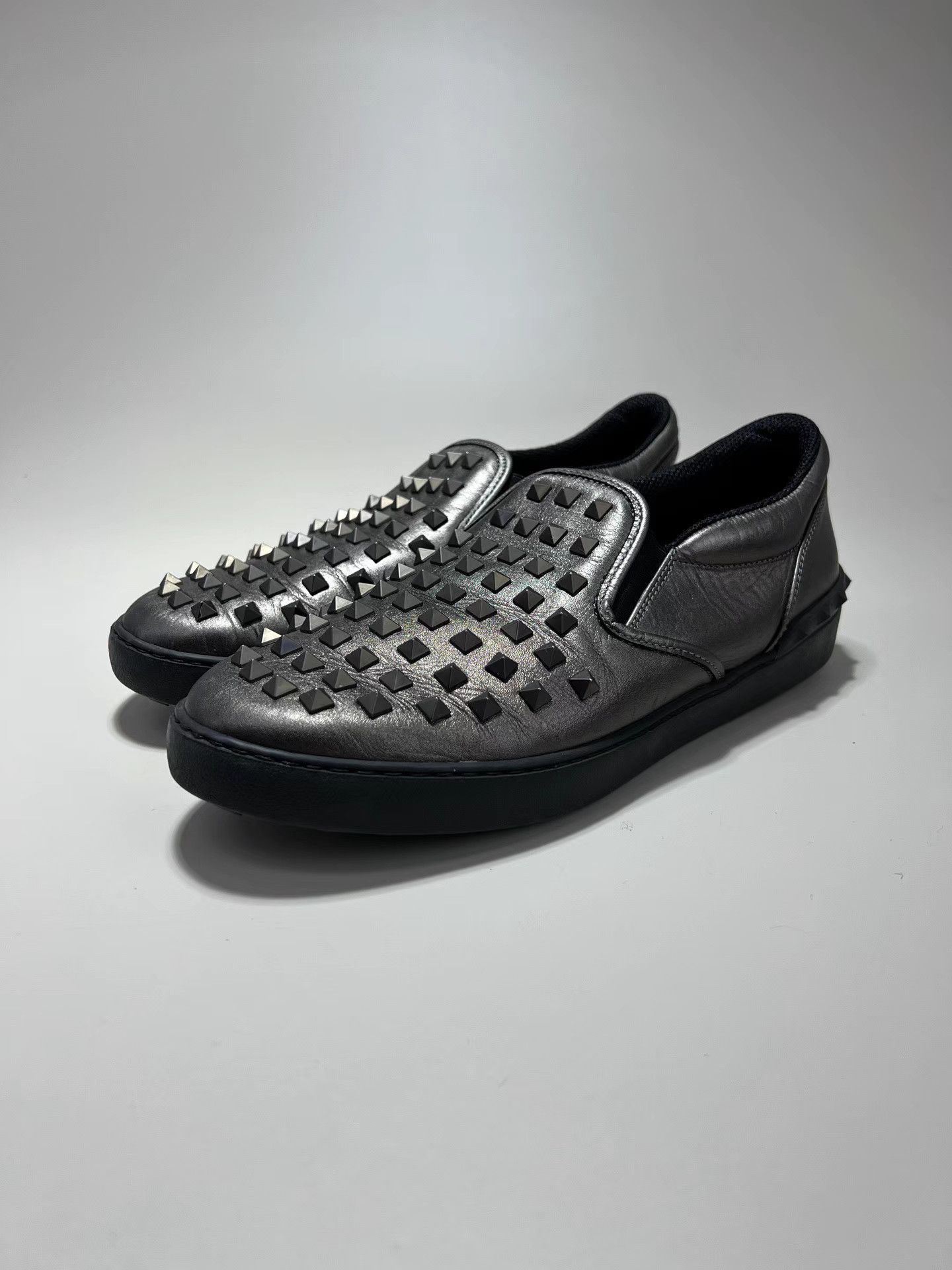 Valentino VALENTINO Rockstud Slip-On Sneakers Size US 9 / EU 42 - 1 Thumbnail