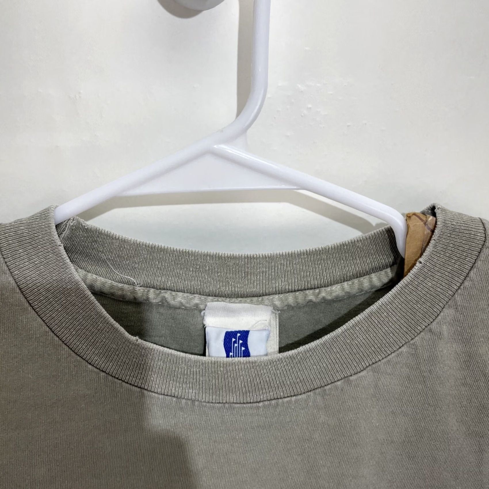 Vintage VINTAGE Six Flags Park T Shirt Mens XXL Gray Cotton Road Runner Logo Graphic Print Crew Neck Short Sleeve Size US XXL / EU 58 / 5 - 4 Thumbnail