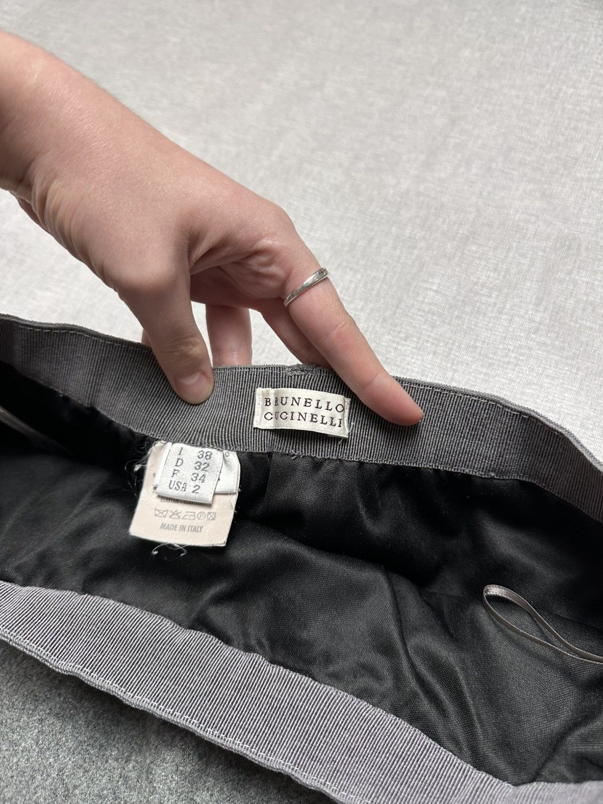 Brunello Cucinelli × Luxury × Vintage Brunello Cucinelli Wool Skirt Vintage Size 26" / US 2 / IT 38 - 7 Thumbnail
