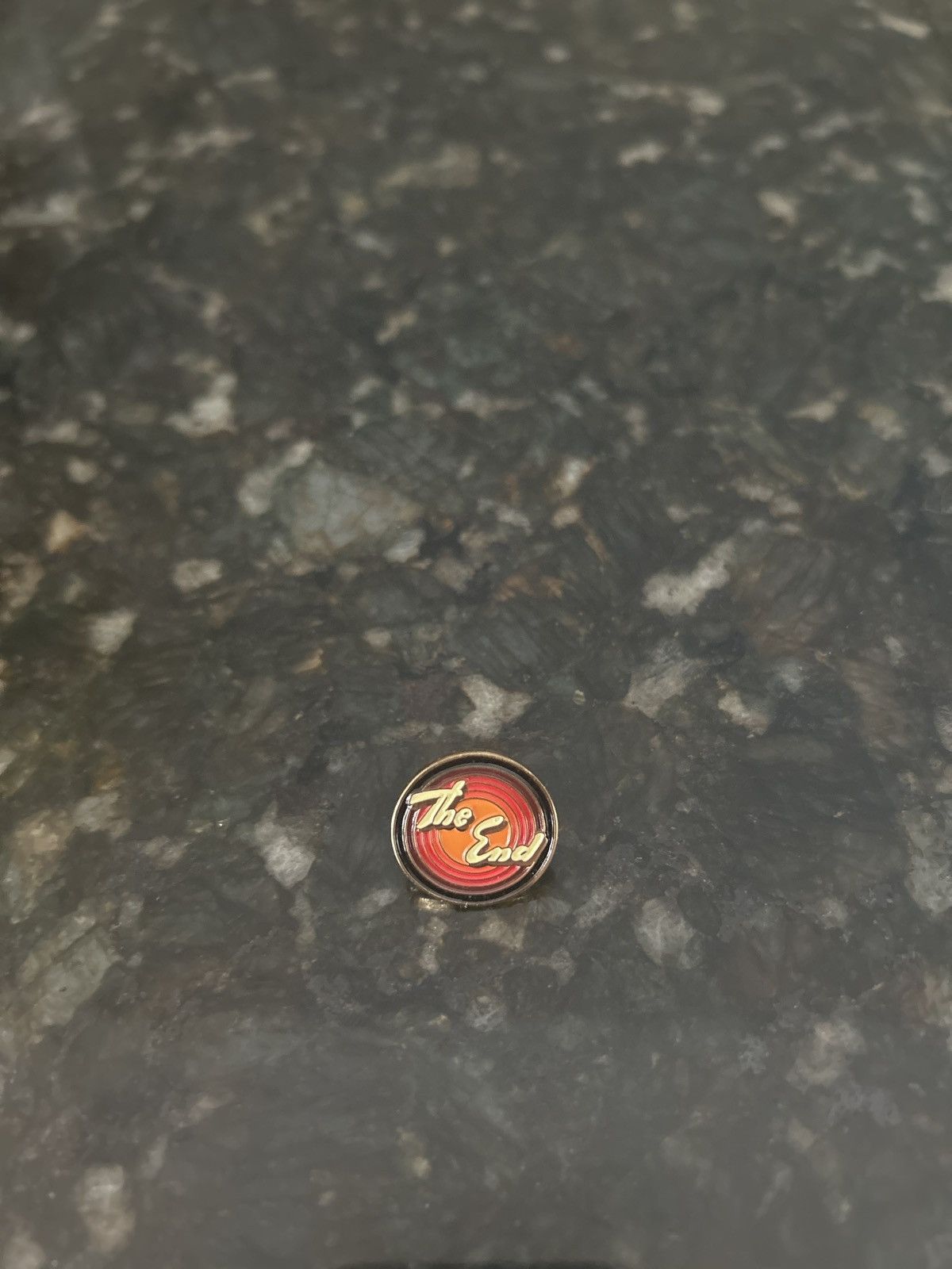 Supreme Supreme “The End” Pin Size ONE SIZE - 1 Thumbnail