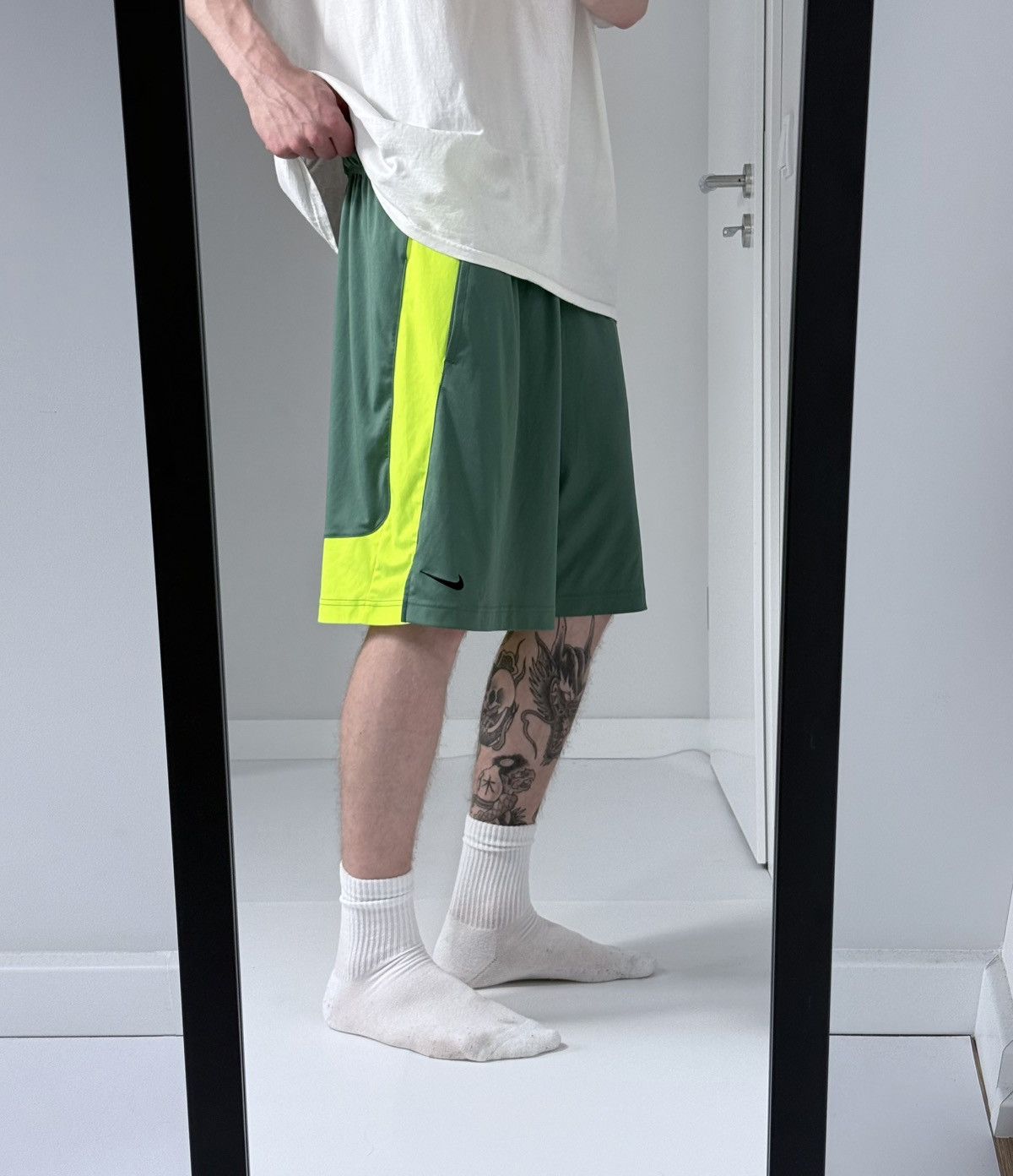 Nike Vintage Nike y2k streetwear oversize track shorts Size US 36 / EU 52 - 1 Thumbnail