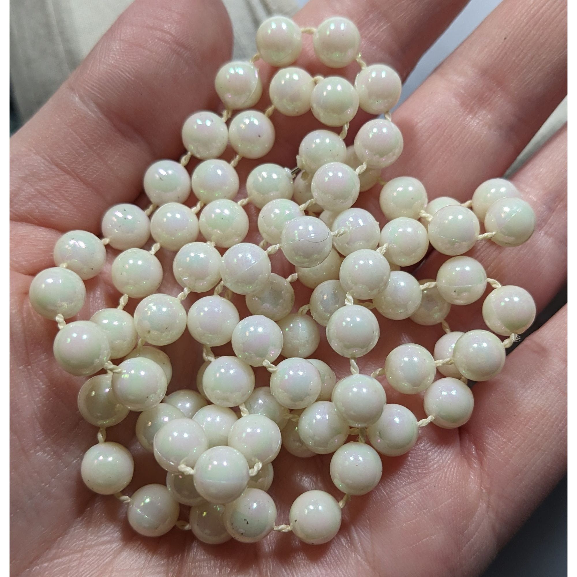 Other Iridescent White Faux Pearl Beaded Necklace Size ONE SIZE - 3 Thumbnail