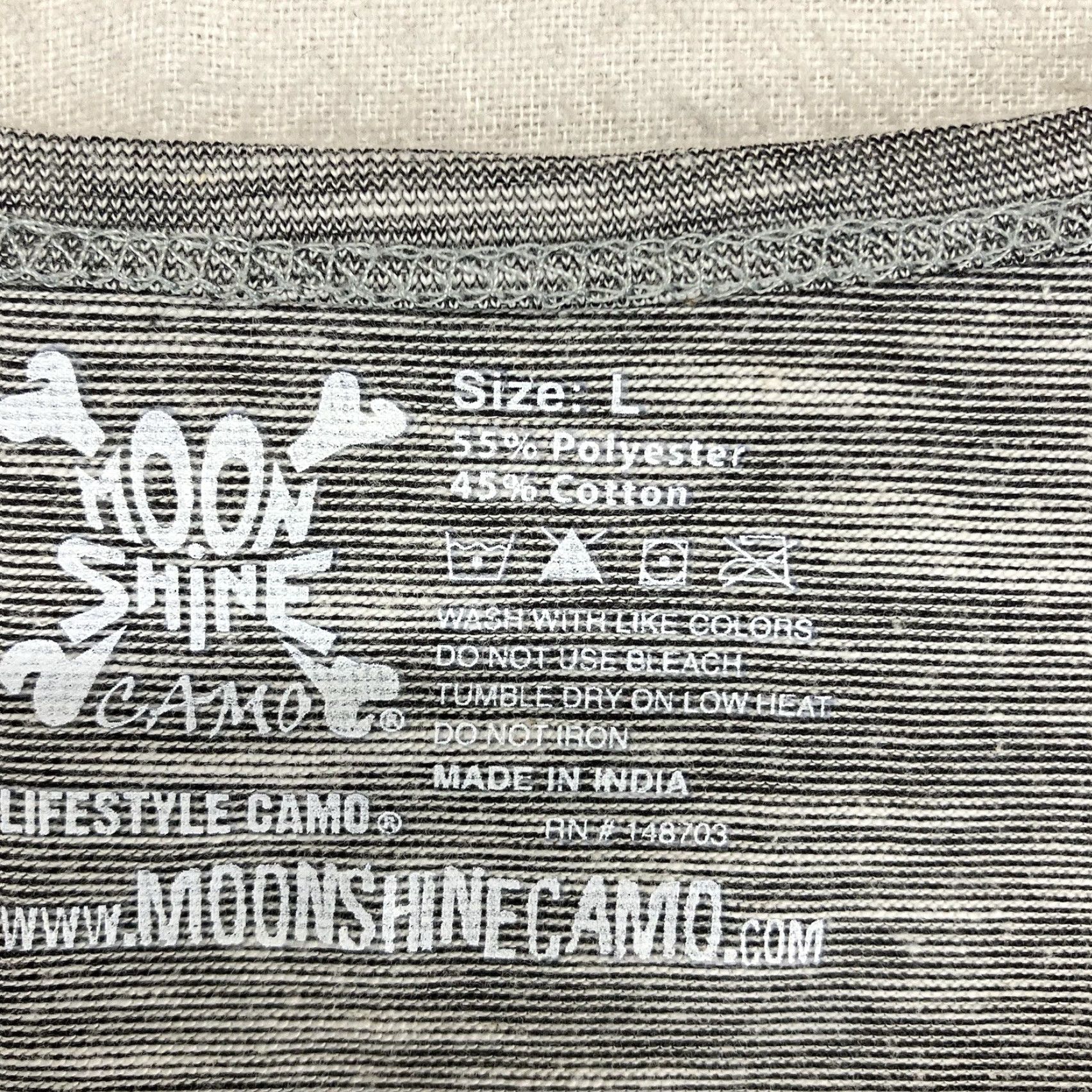 Vintage VINTAGE Moon Shine Camo Women's Muddy Girl Stretch T Shirt Gray L Casual Short Sleeve V-Neck Size L / US 10 / IT 46 - 4 Thumbnail