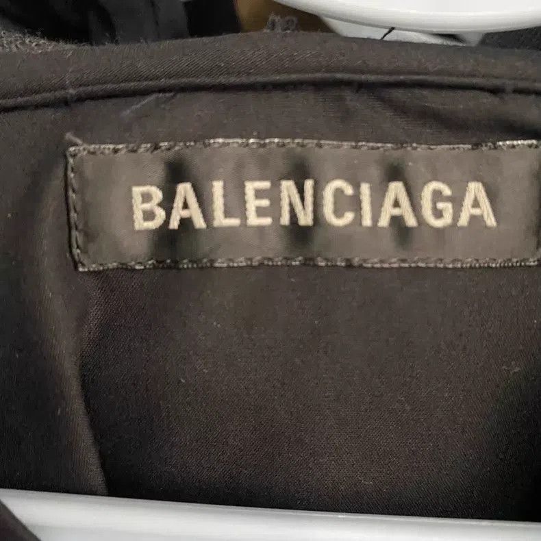 Balenciaga Balenciaga size 37 Double Ring Letter Hooded Two-Piece Shi Size US M / EU 48-50 / 2 - 2 Thumbnail