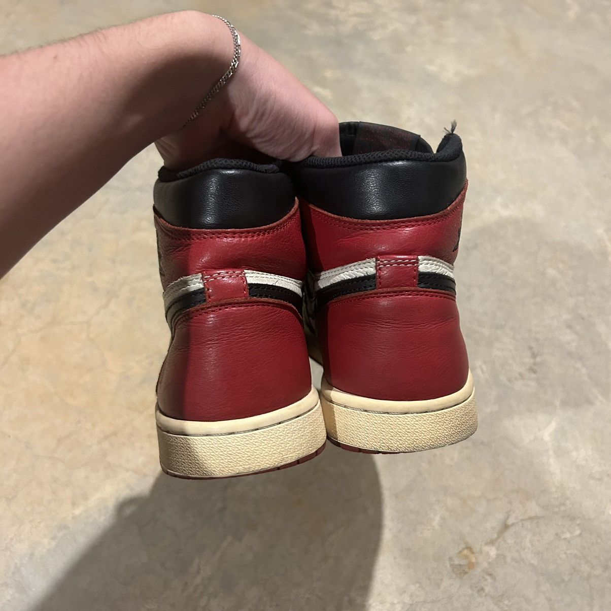 Jordan Brand × Nike Air Jordan 1 Retro High OG Bred Toe 2018 US 8 Size US 8 / EU 41 - 5 Thumbnail