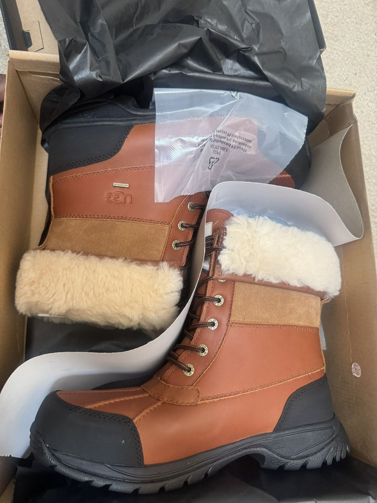 Ugg UGG Butte Worchester Size US 10 / EU 43 - 1 Thumbnail