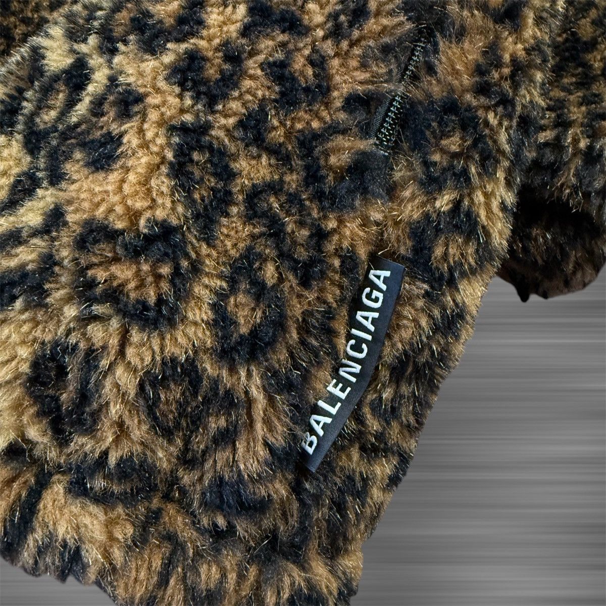 Balenciaga BALENCIAGA Oversized Leopard-Print Faux Fur Jacket Size US L / EU 52-54 / 3 - 4 Thumbnail
