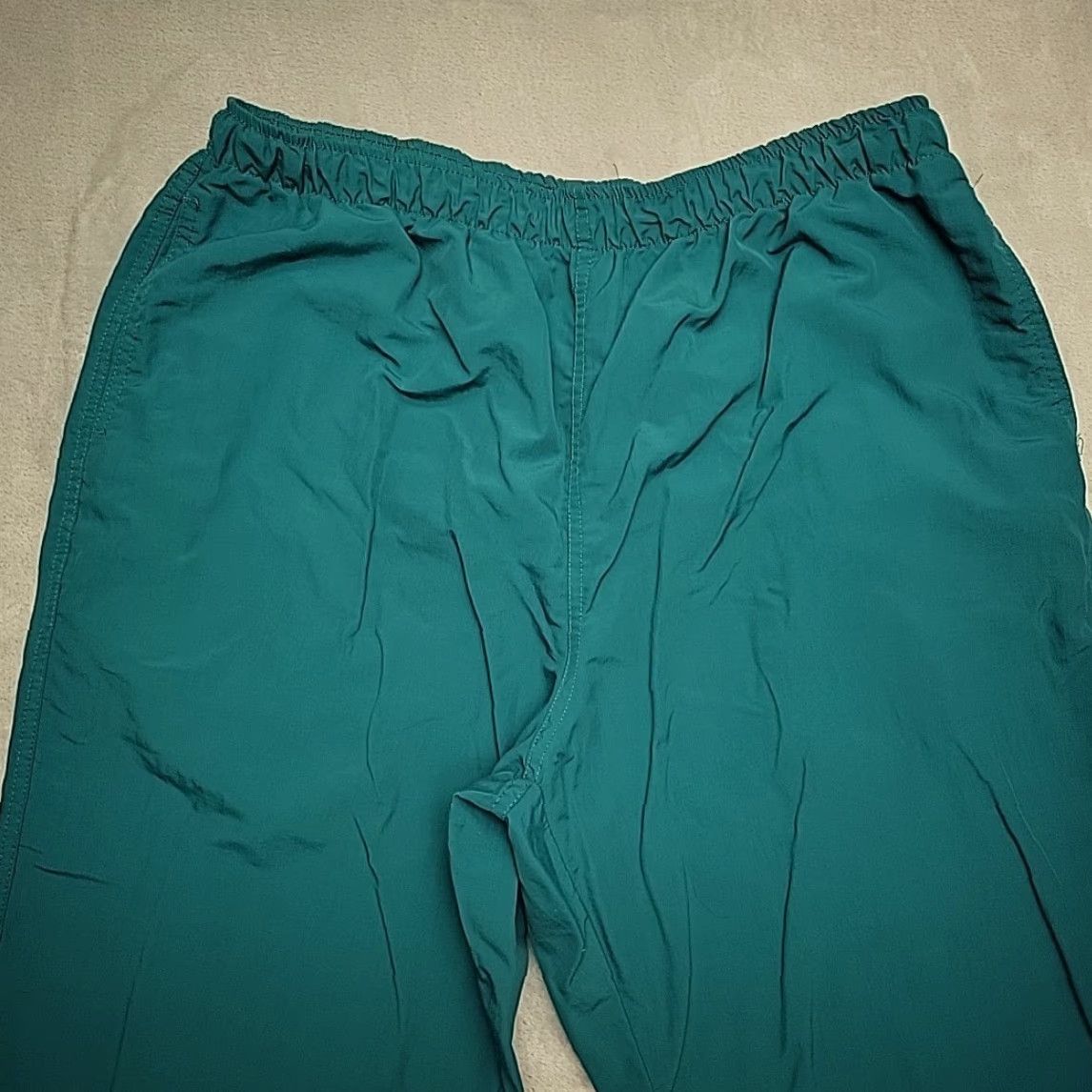 Lands' End VINTAGE Lands' End Track Pants Womens 20 Green Windbreaker Jogger Nylon 100% Elastic Drawstring USA Y2K Mens Womens Girls? Size 42" / US 20 - 3 Thumbnail