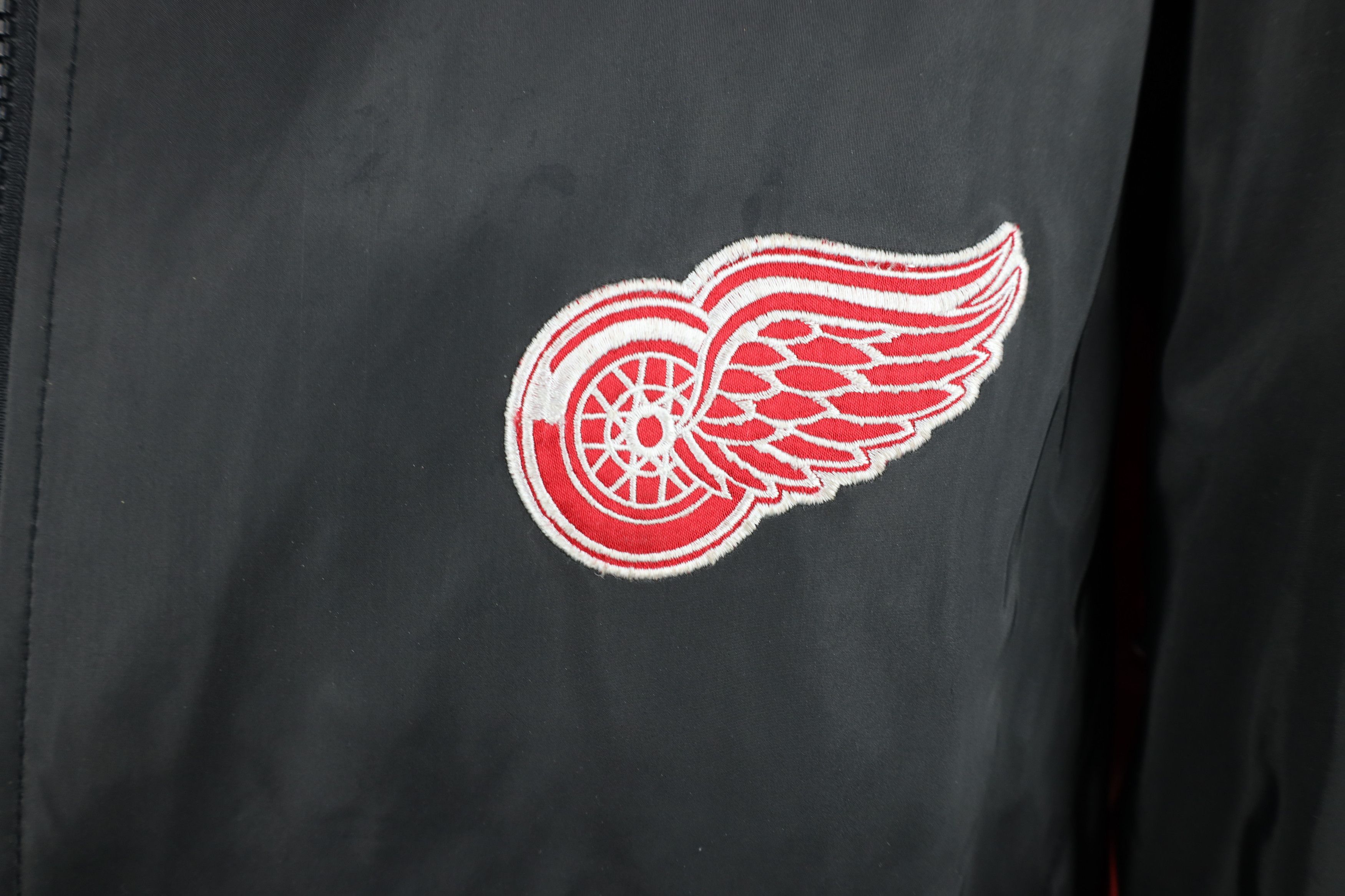 Vintage Vintage 90s Fleece Lined Detroit Red Wings Hockey Jacket Size US M / EU 48-50 / 2 - 9 Thumbnail