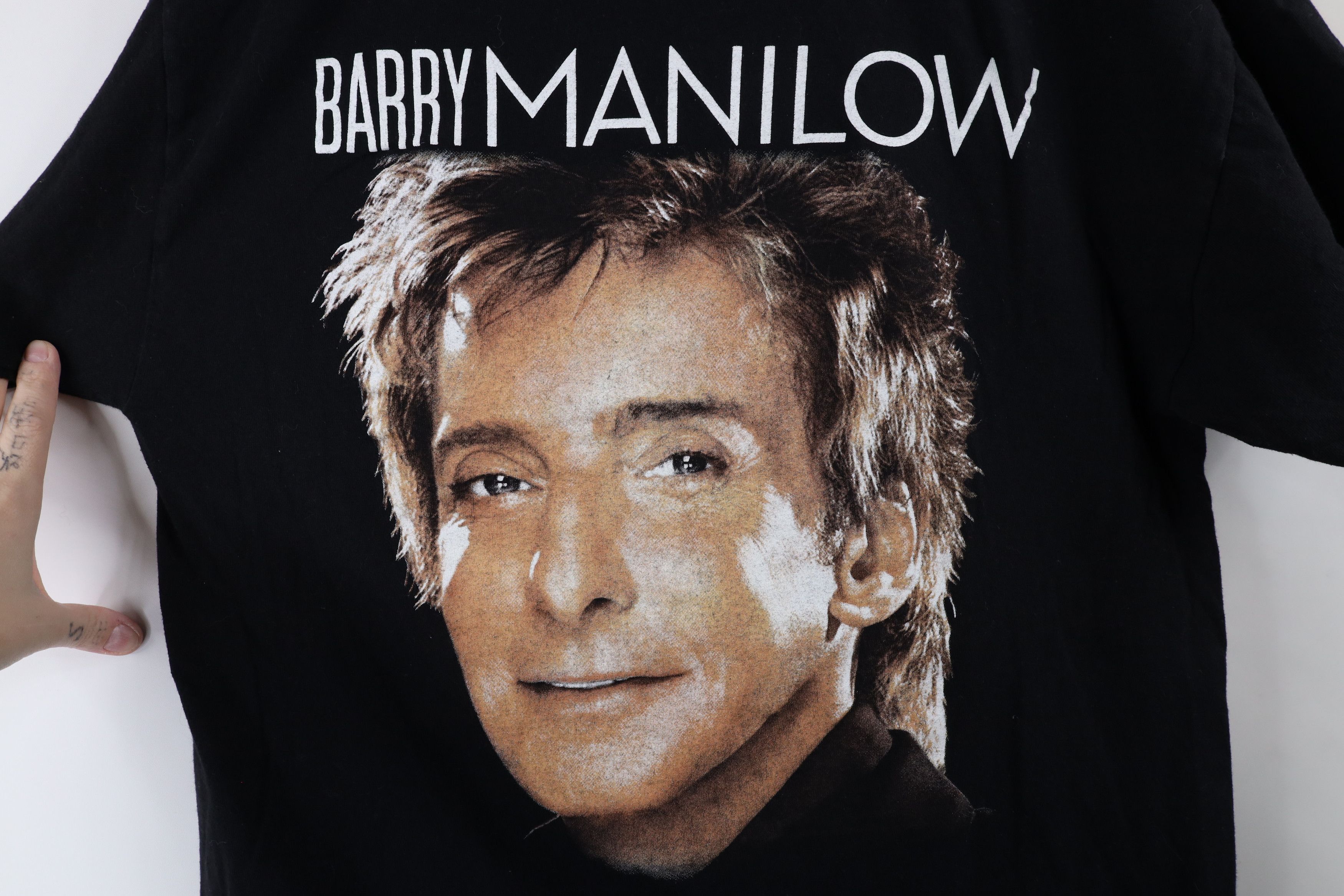 Vintage Vintage Y2K Last Time Tour Barry Manilow Band T-Shirt Black Size US L / EU 52-54 / 3 - 4 Thumbnail