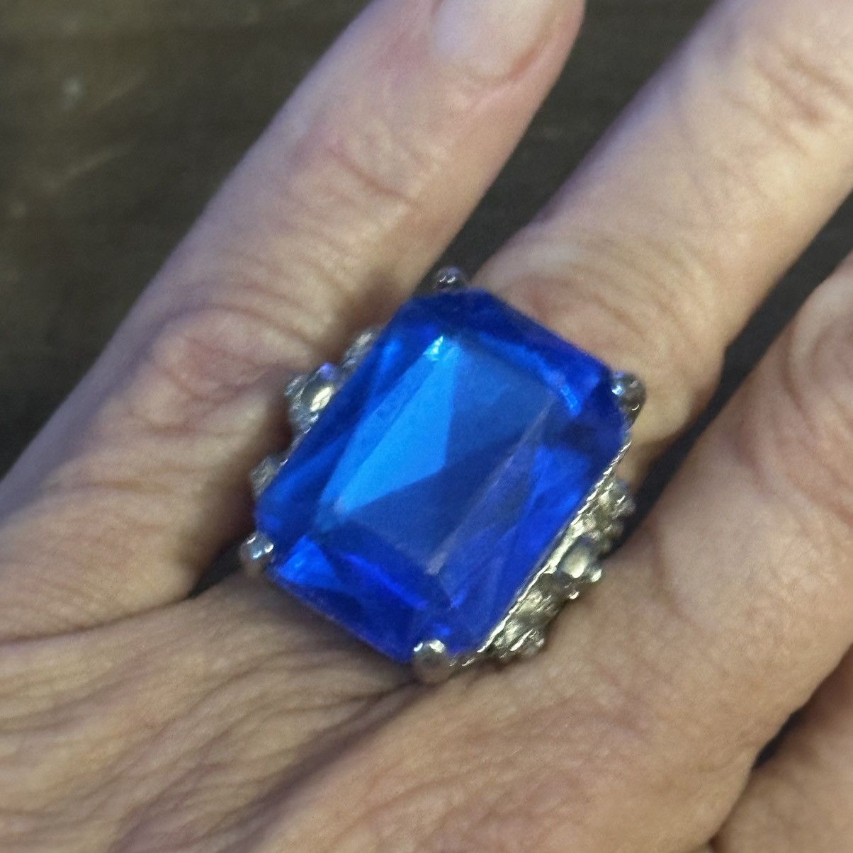 Vintage Vintage large blue gemstone cocktail ring Size ONE SIZE - 4 Thumbnail