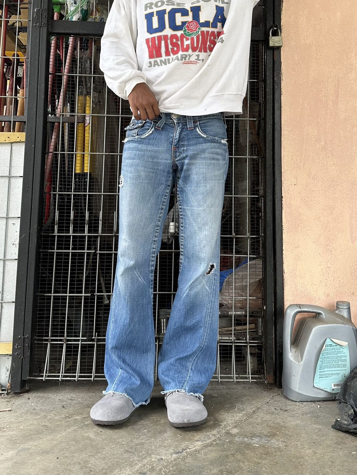True Religion 👹Vintage True Religion Distressed Flare Jeans Size US 31 - 4 Thumbnail
