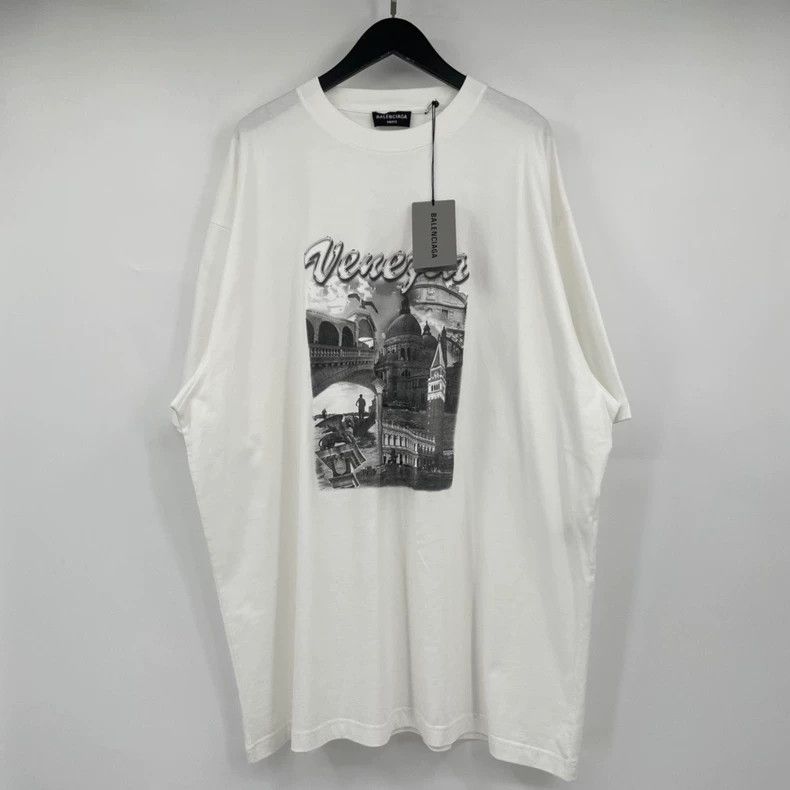 Balenciaga Balenciaga White Castle Short Sleeve Tee - dmc Size US L / EU 52-54 / 3 - 1 Thumbnail