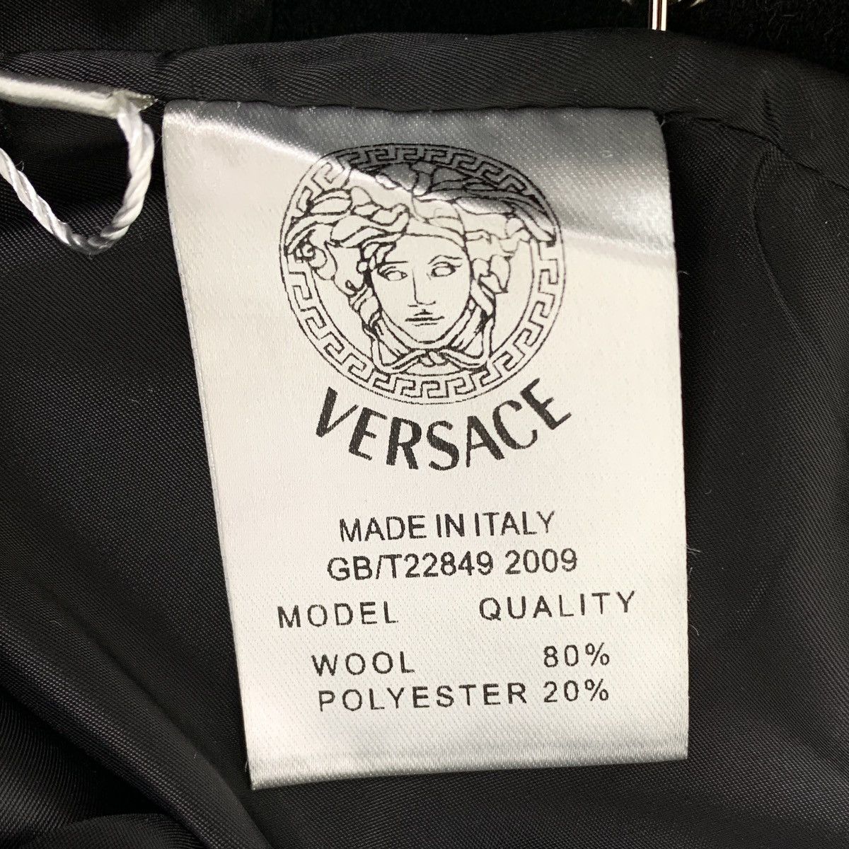 Versace Versace Black Wool Side Button Casual Skirt K26WX Size 26" / US 2 / IT 38 - 7 Thumbnail