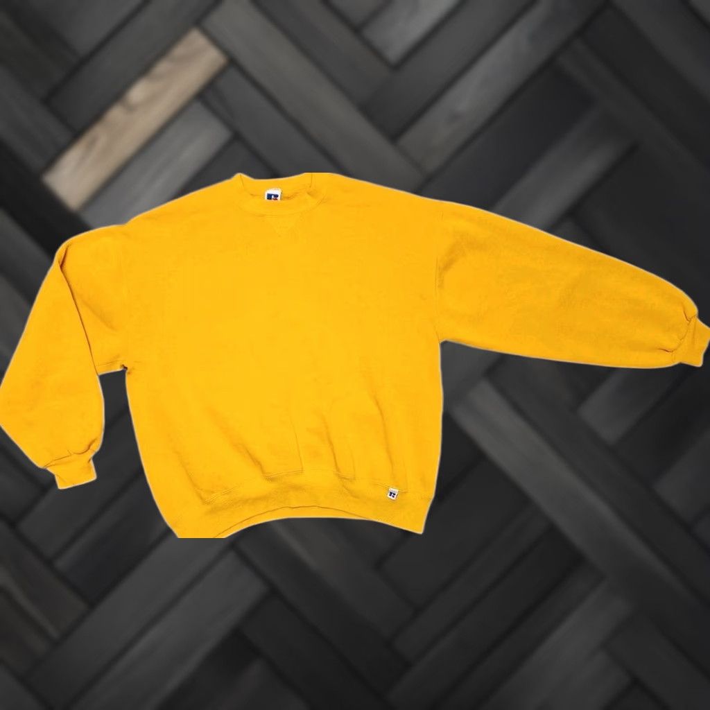Russell Athletic RUSSELL ATHLETIC Sweatshirt XL Yellow Crewneck Vintage USA MADE Blank Mens Regular Size XL Sweatshirt Yellow Size US XL / EU 56 / 4 - 1 Thumbnail
