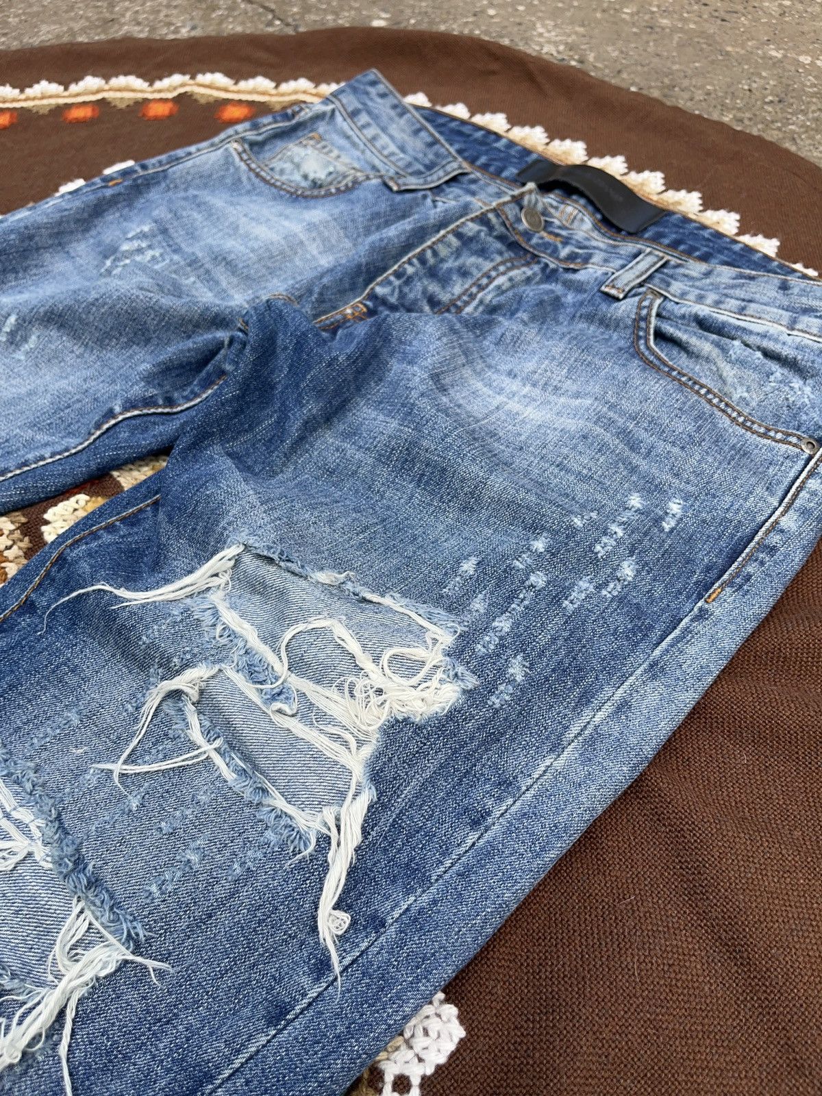 Dolce & Gabbana Vintage Dolce & Gabbana 14 Gold Distressed Denim Style Jeans Size US 34 / EU 50 - 4 Thumbnail