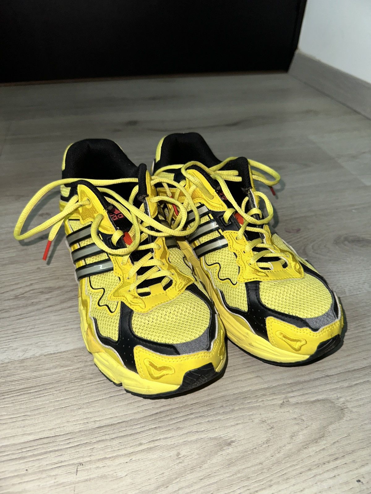 Adidas adidas Response CL Bad Bunny Amarillo Size US 8.5 / EU 41-42 - 4 Thumbnail