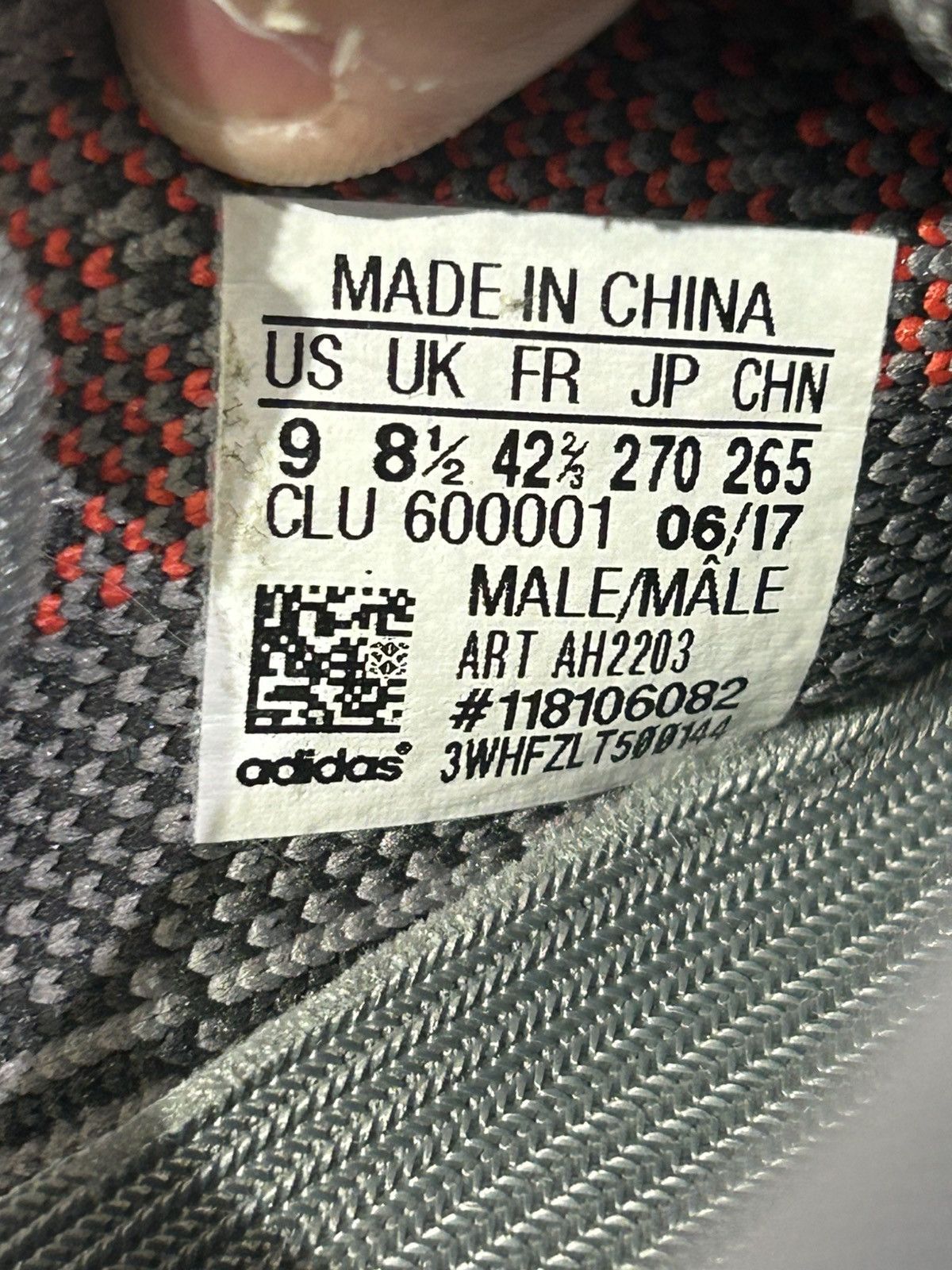Yeezy Yeezy 350 Beluga 2.0 Size US 9 / EU 42 - 11 Thumbnail