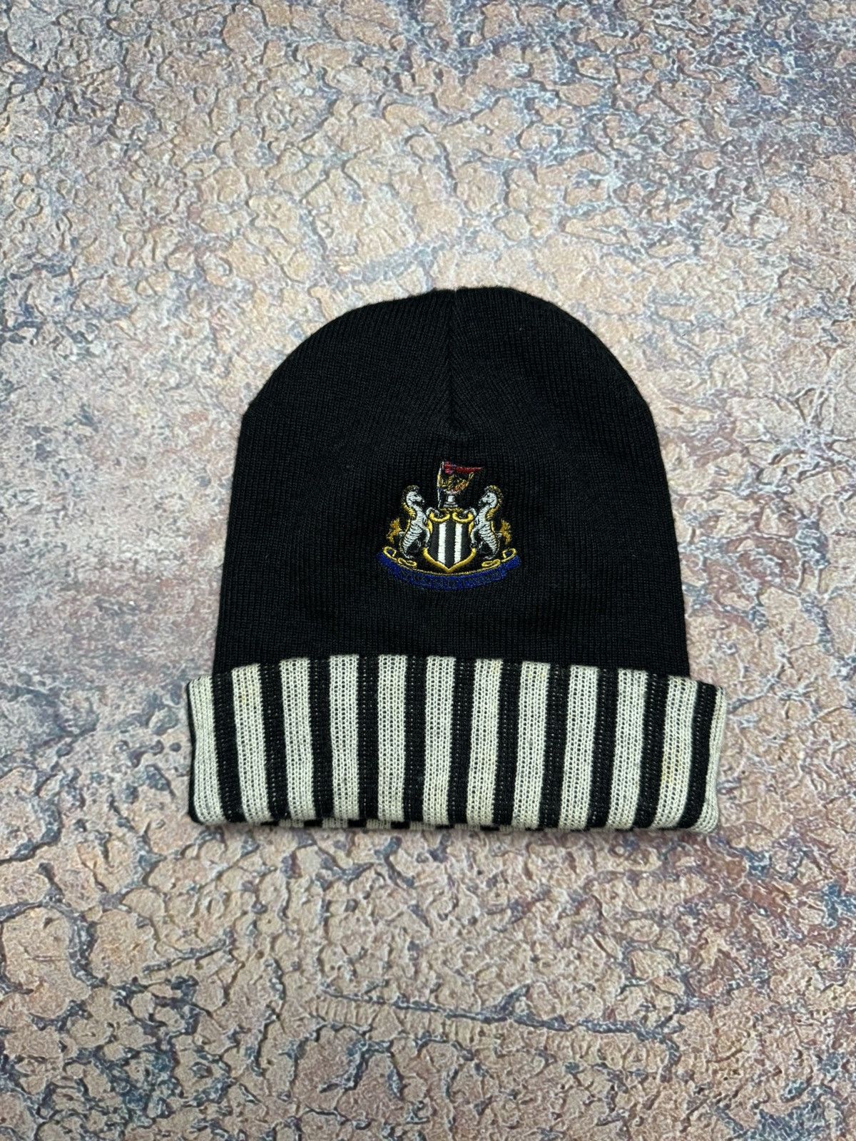 Vintage Newcastle United FC Football Soccer Winter Hat Size ONE SIZE - 1 Thumbnail