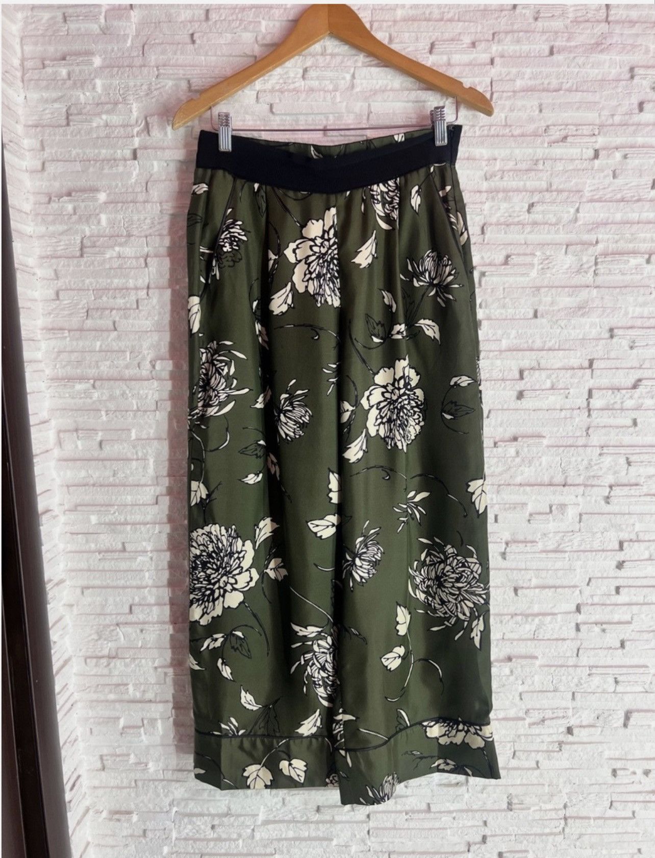 Moncler Moncler Silk Cropped Wide-Leg Pants – Floral Print – IT44 Size 30" / US 8 / IT 44 - 5 Thumbnail
