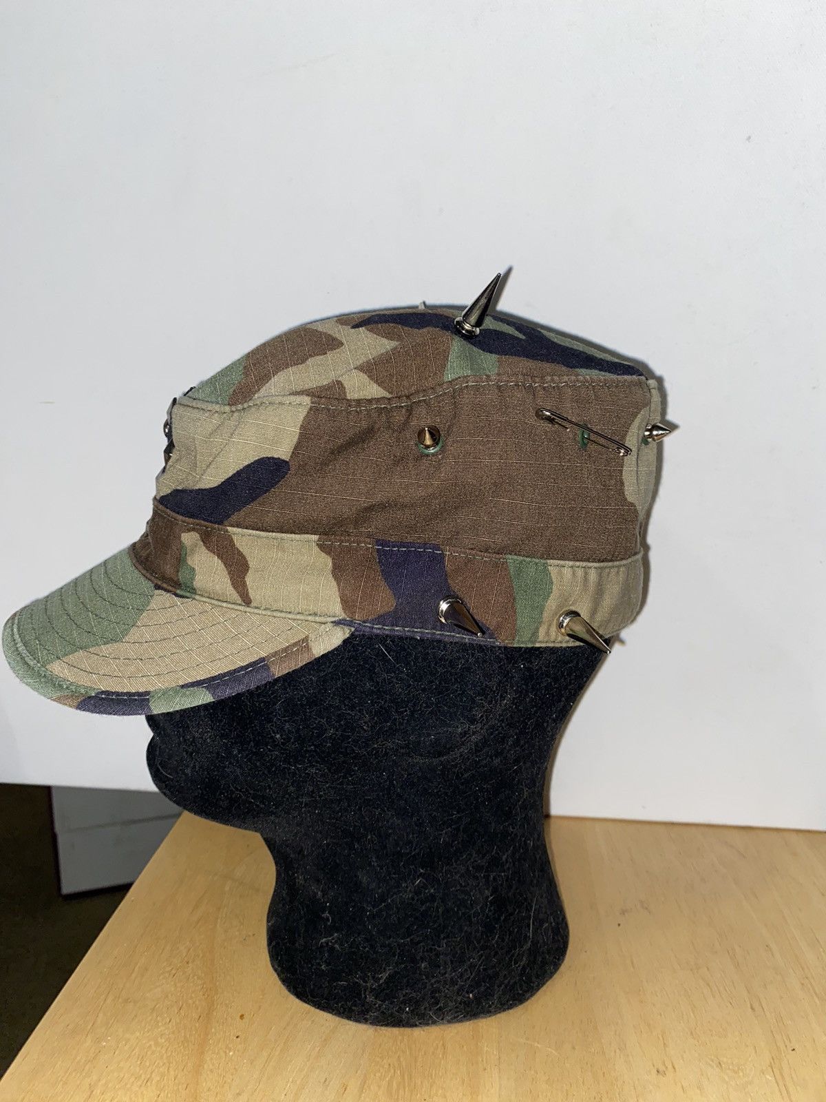 Vintage Custom Spiked and Studded Camouflage Cap Size ONE SIZE - 4 Thumbnail