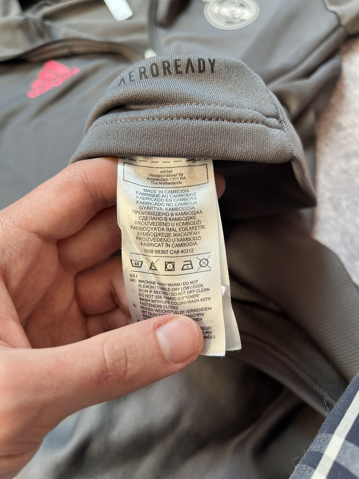 Adidas REAL MADRID TRACK HOODIE - GREY FIVE/SPRING 2020/2021 SIZE M Size US M / EU 48-50 / 2 - 8 Thumbnail