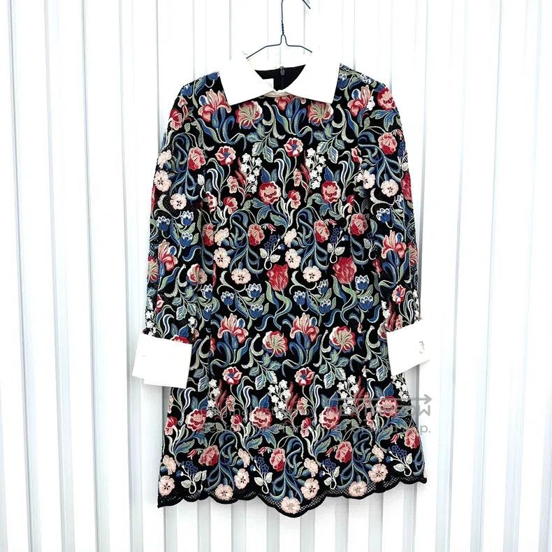 Valentino Valentino Lace long-sleeved dress Size M / US 6-8 / IT 42-44 - 1 Thumbnail