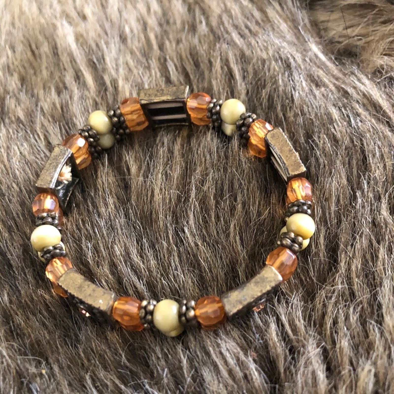 Jewelry Brass tone link amber glass stone stretch bracelet Size ONE SIZE - 7 Thumbnail